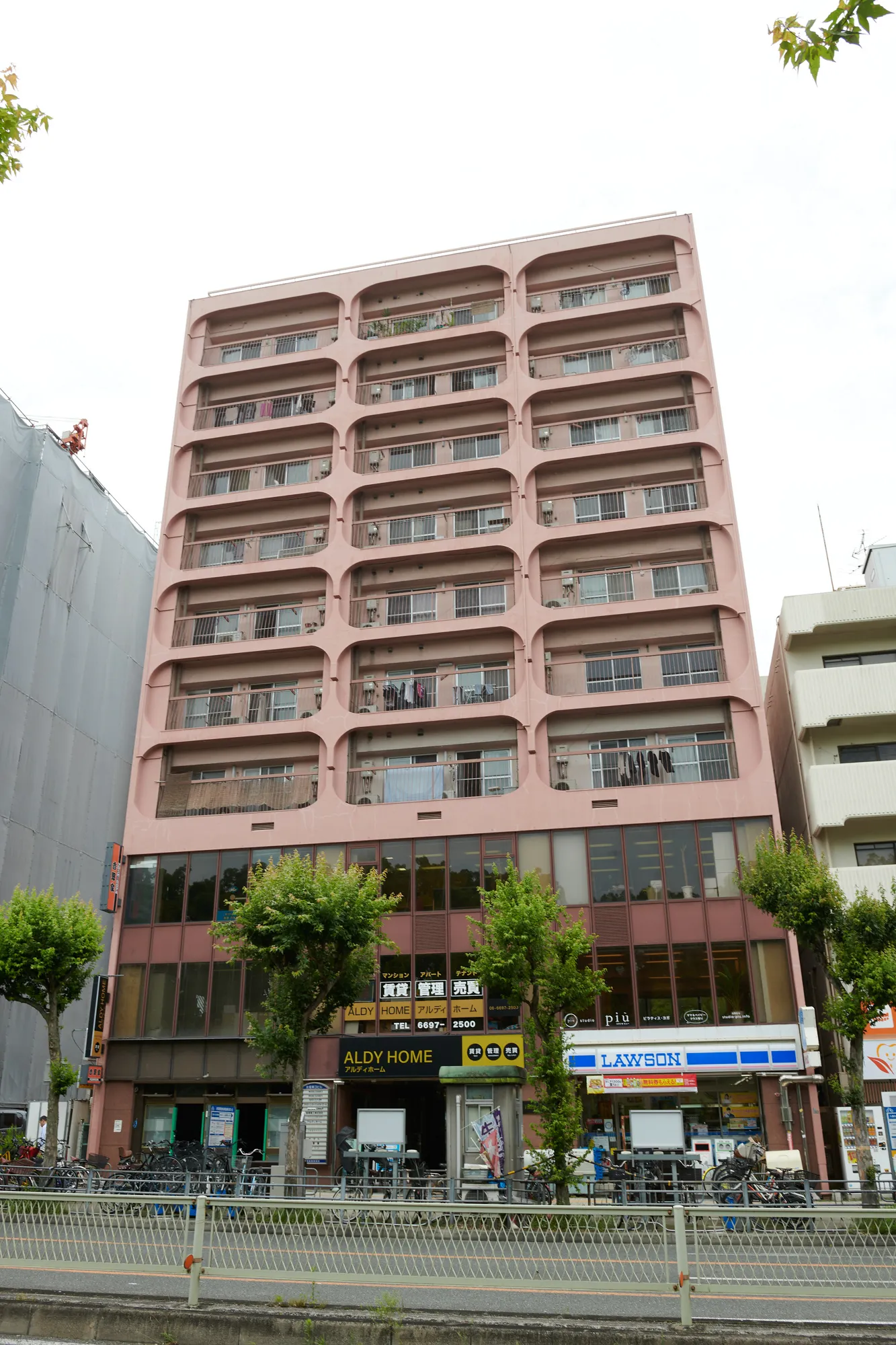 フロントフィールド長居東：外観