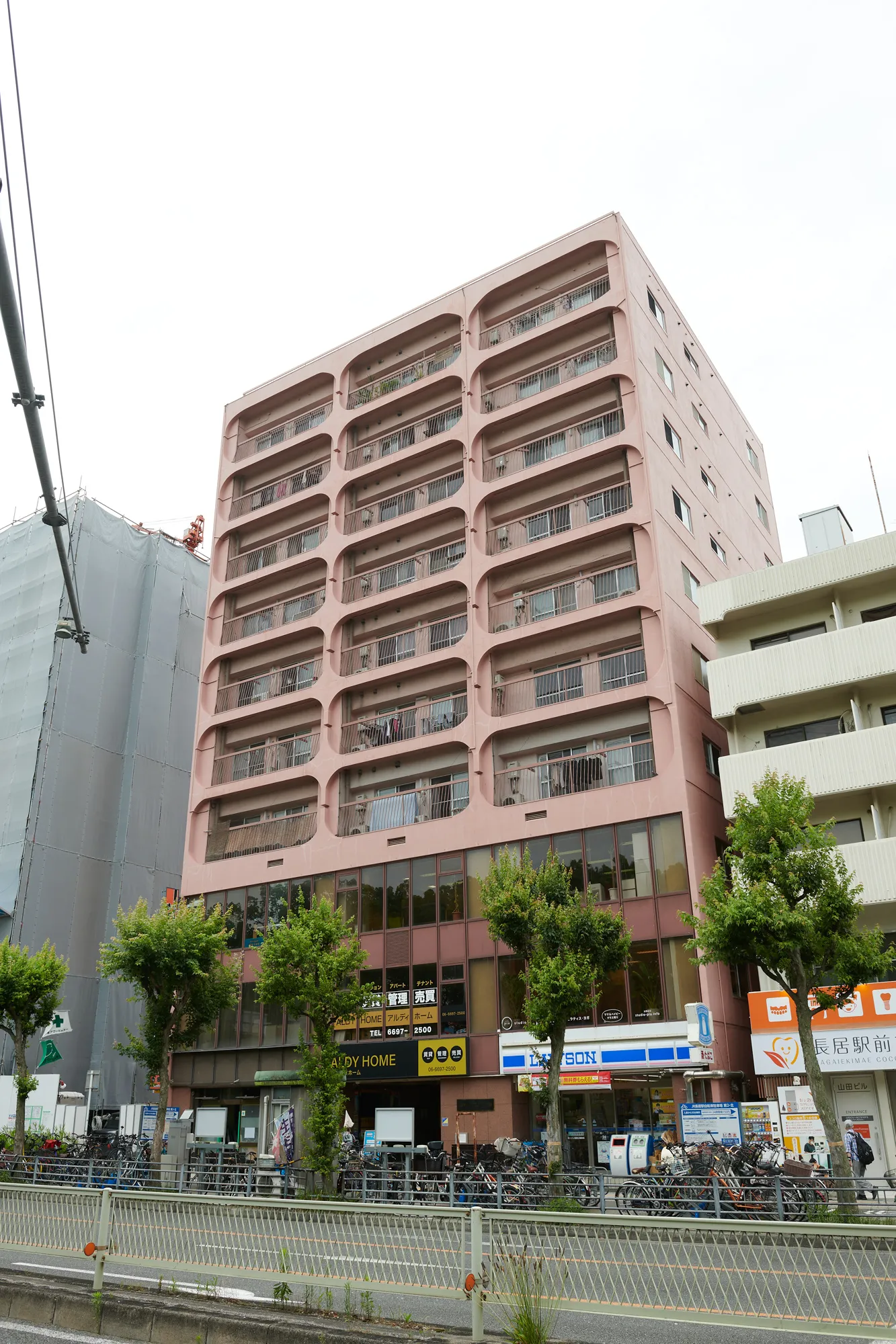 フロントフィールド長居東：外観