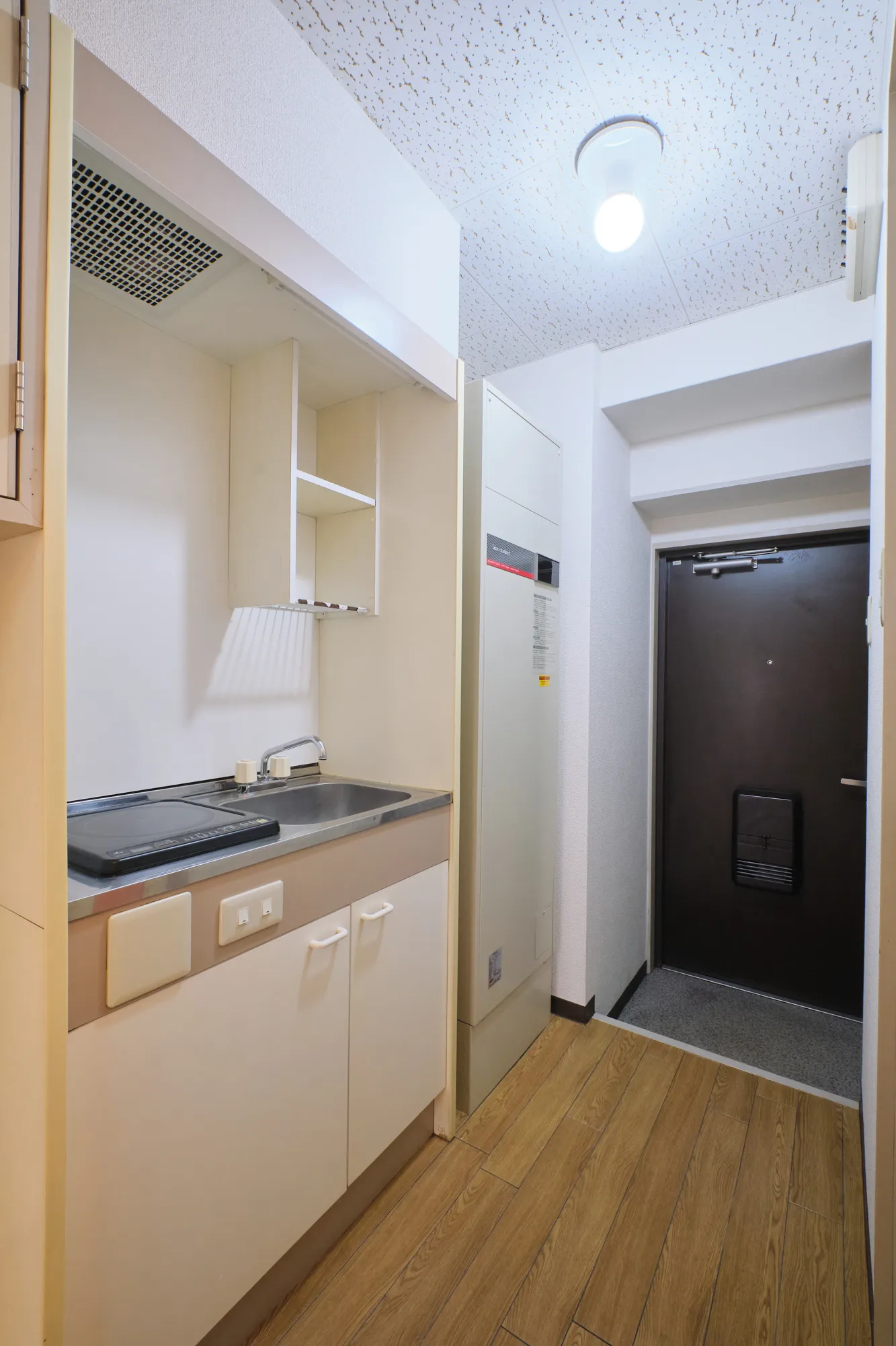 ラ・ペンテ：キッチン・玄関