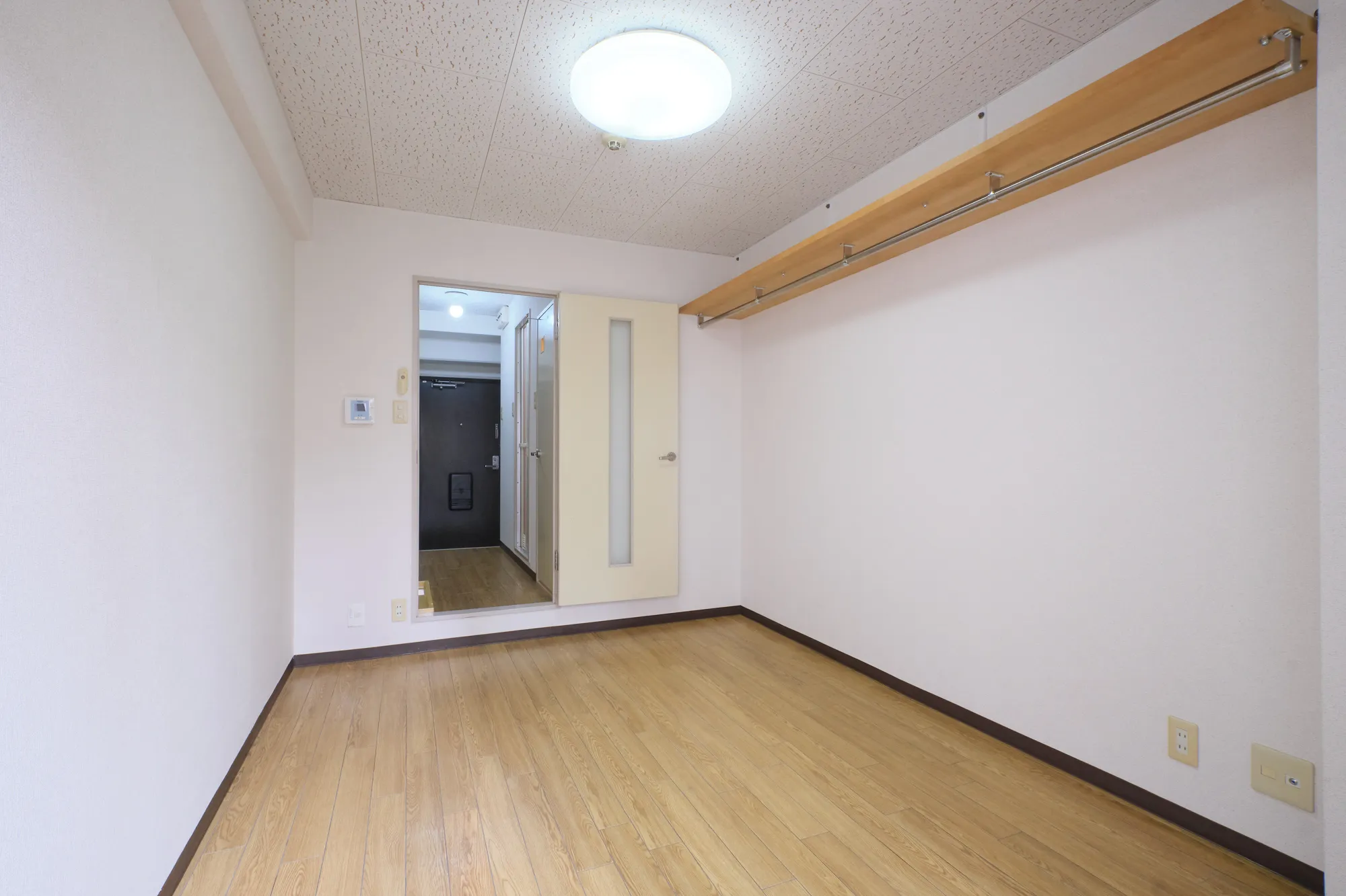 ラ・ペンテ：洋室