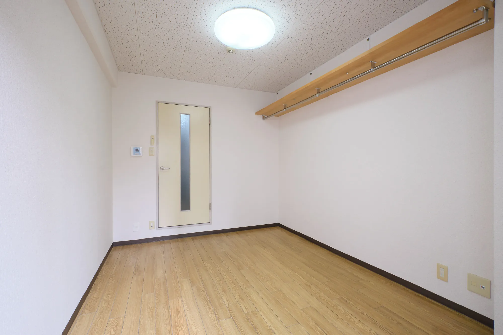 ラ・ペンテ：洋室