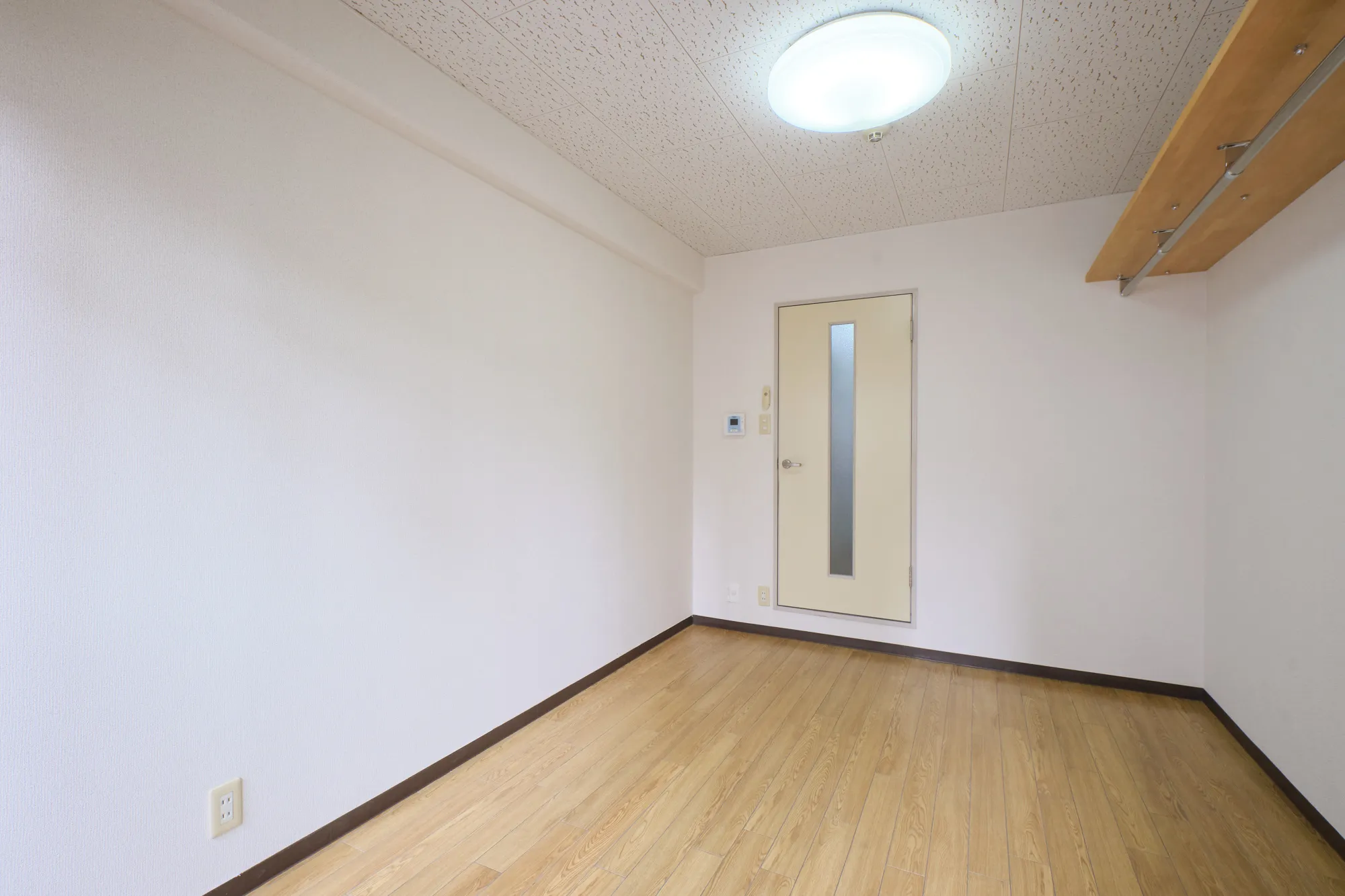 ラ・ペンテ：洋室