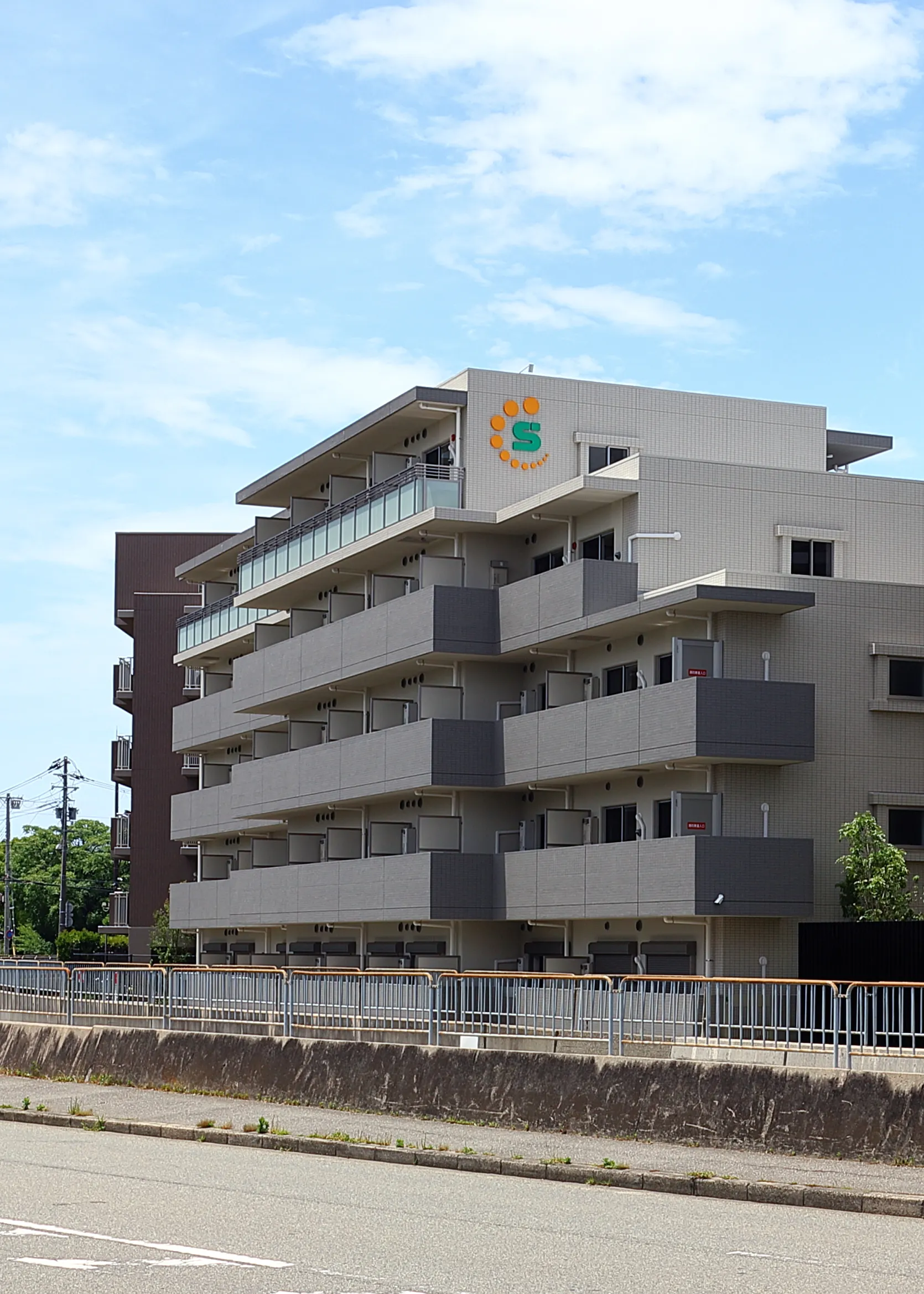 スプランディッド甲子園：外観