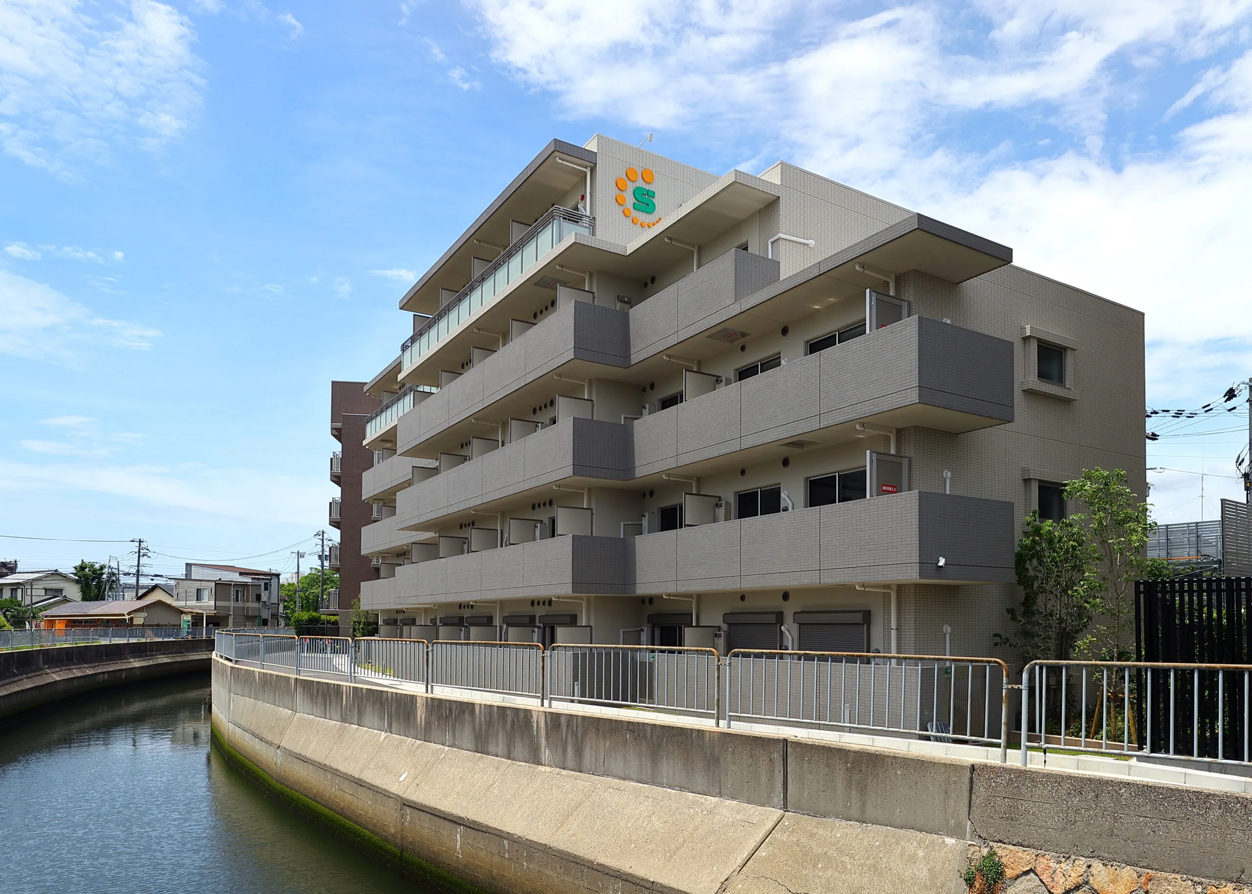 スプランディッド甲子園：外観