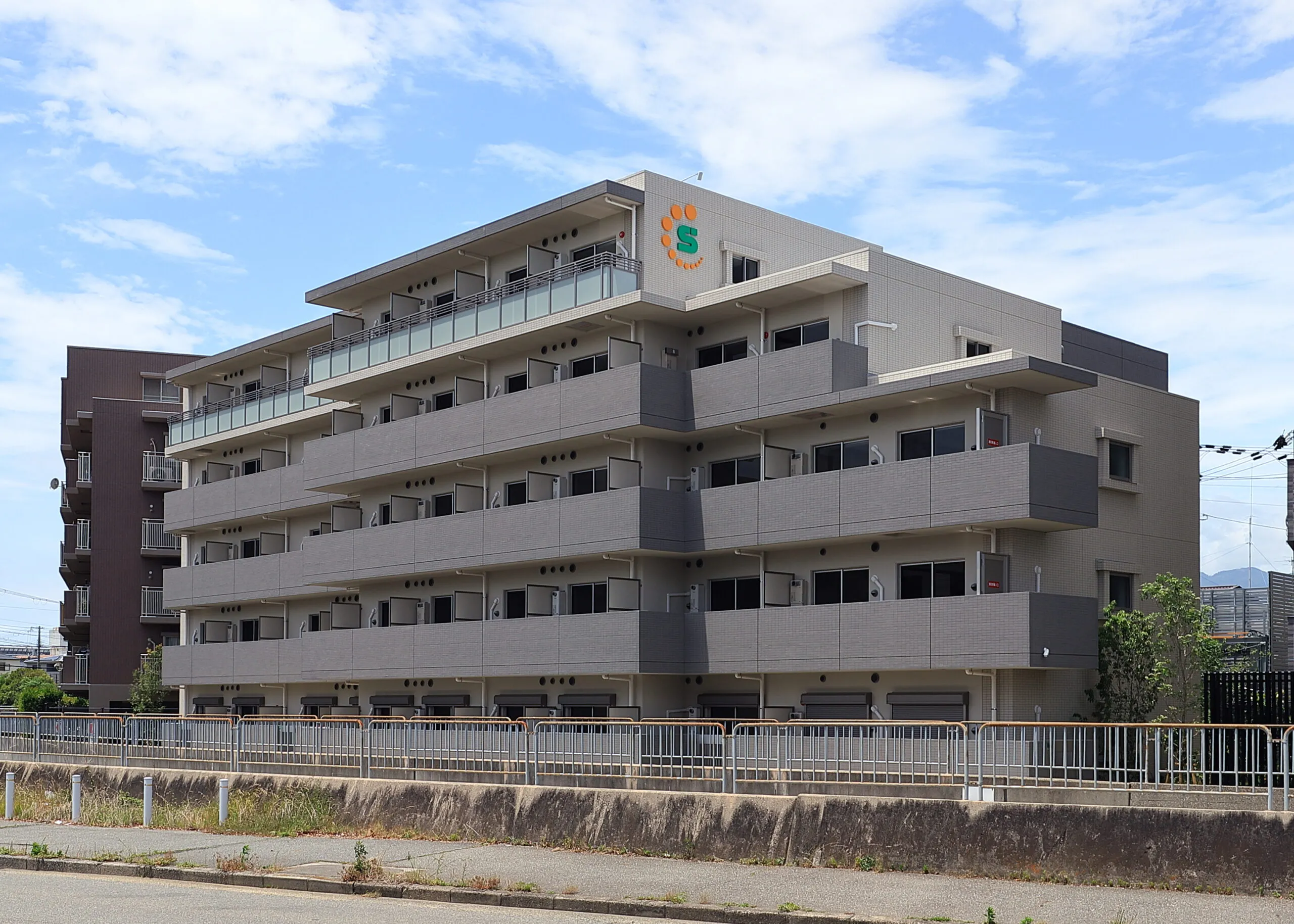 スプランディッド甲子園：外観