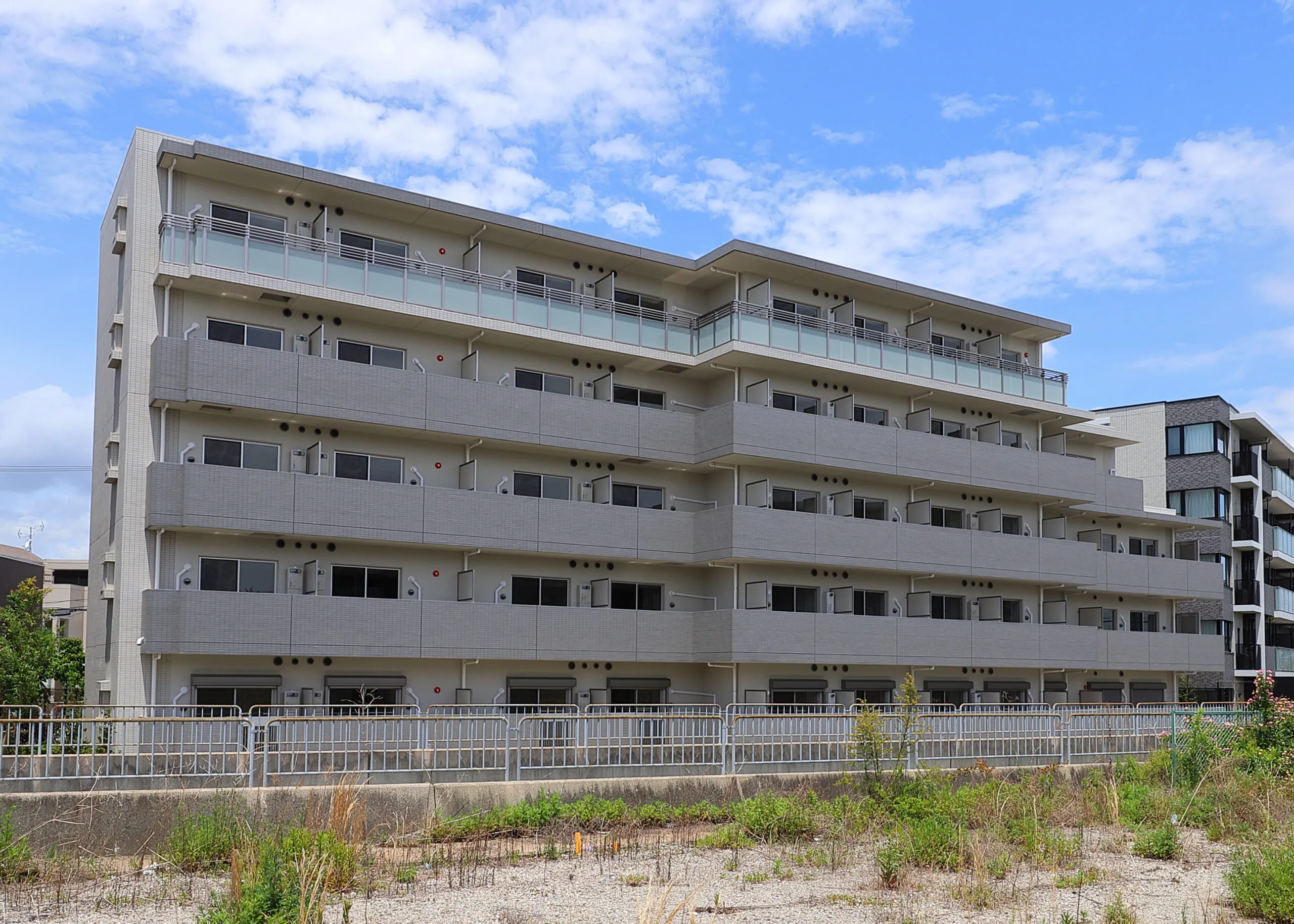 スプランディッド甲子園：外観