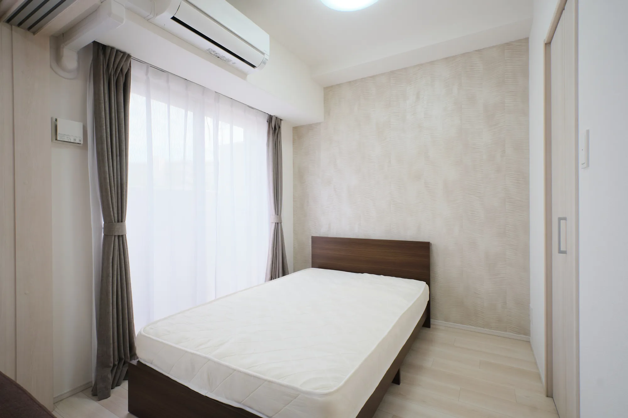 スプランディッド甲子園：Aタイプ：洋室