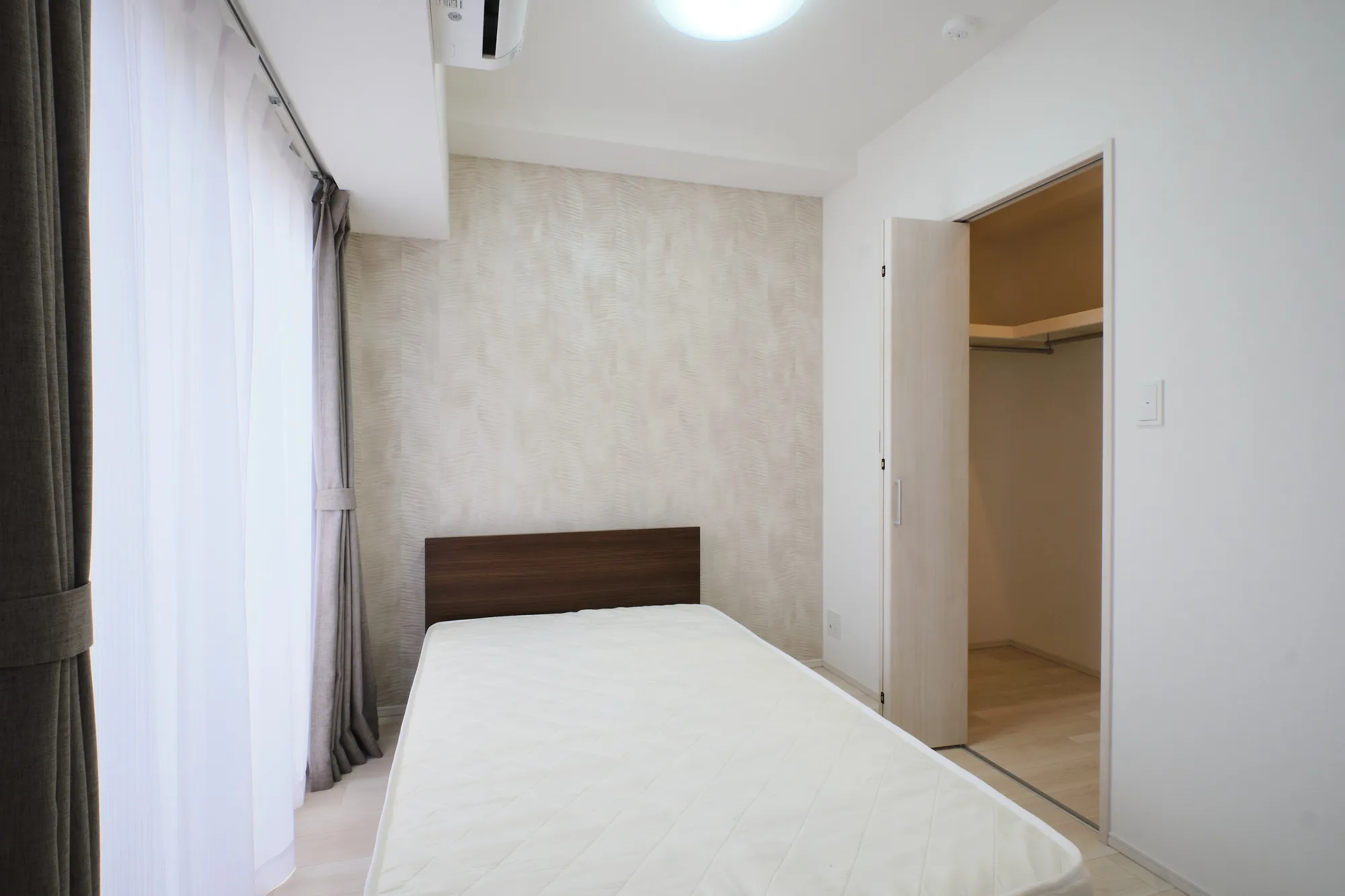 スプランディッド甲子園：Aタイプ：洋室