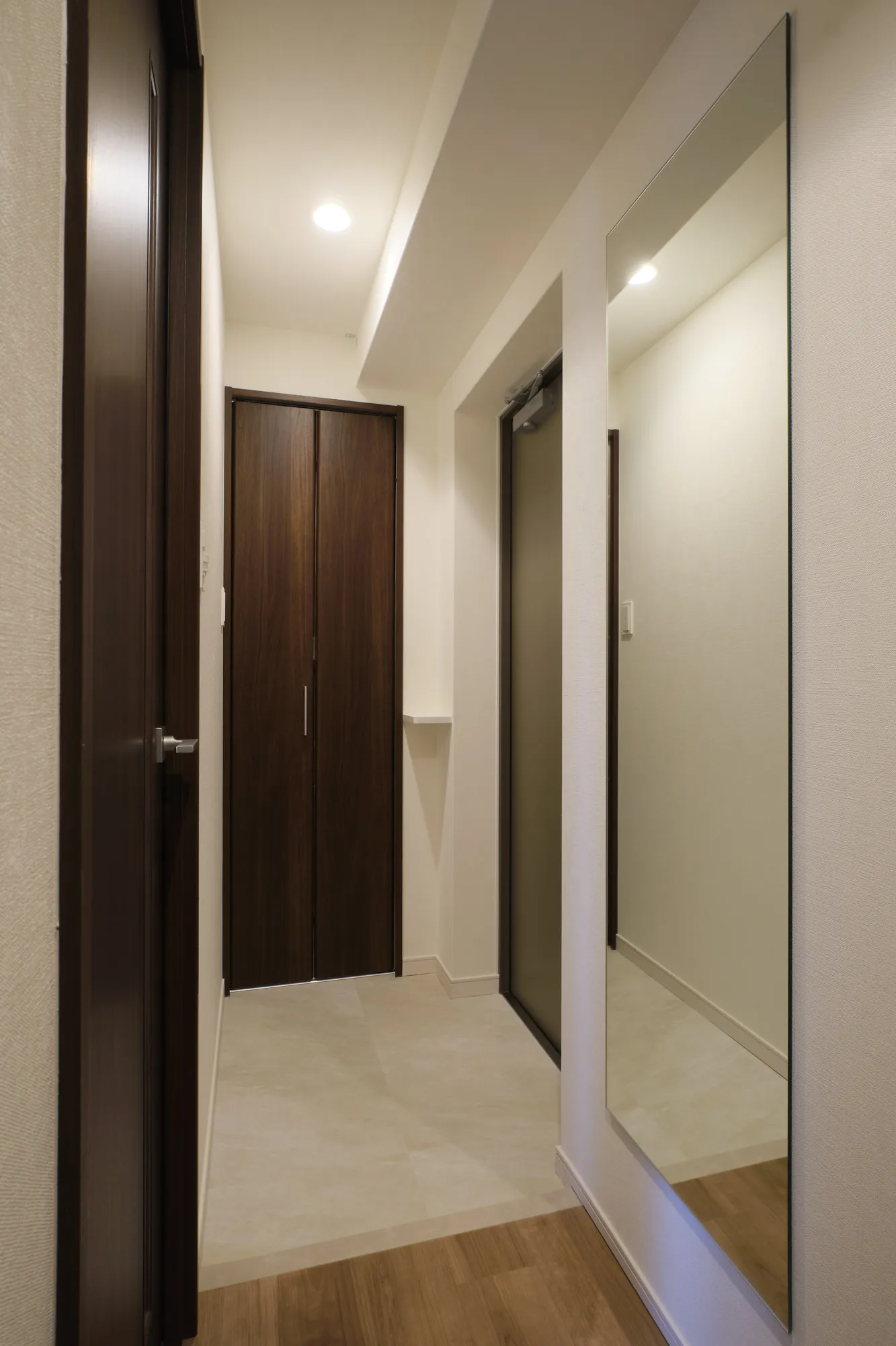 スプランディッド甲子園：Gタイプ：玄関