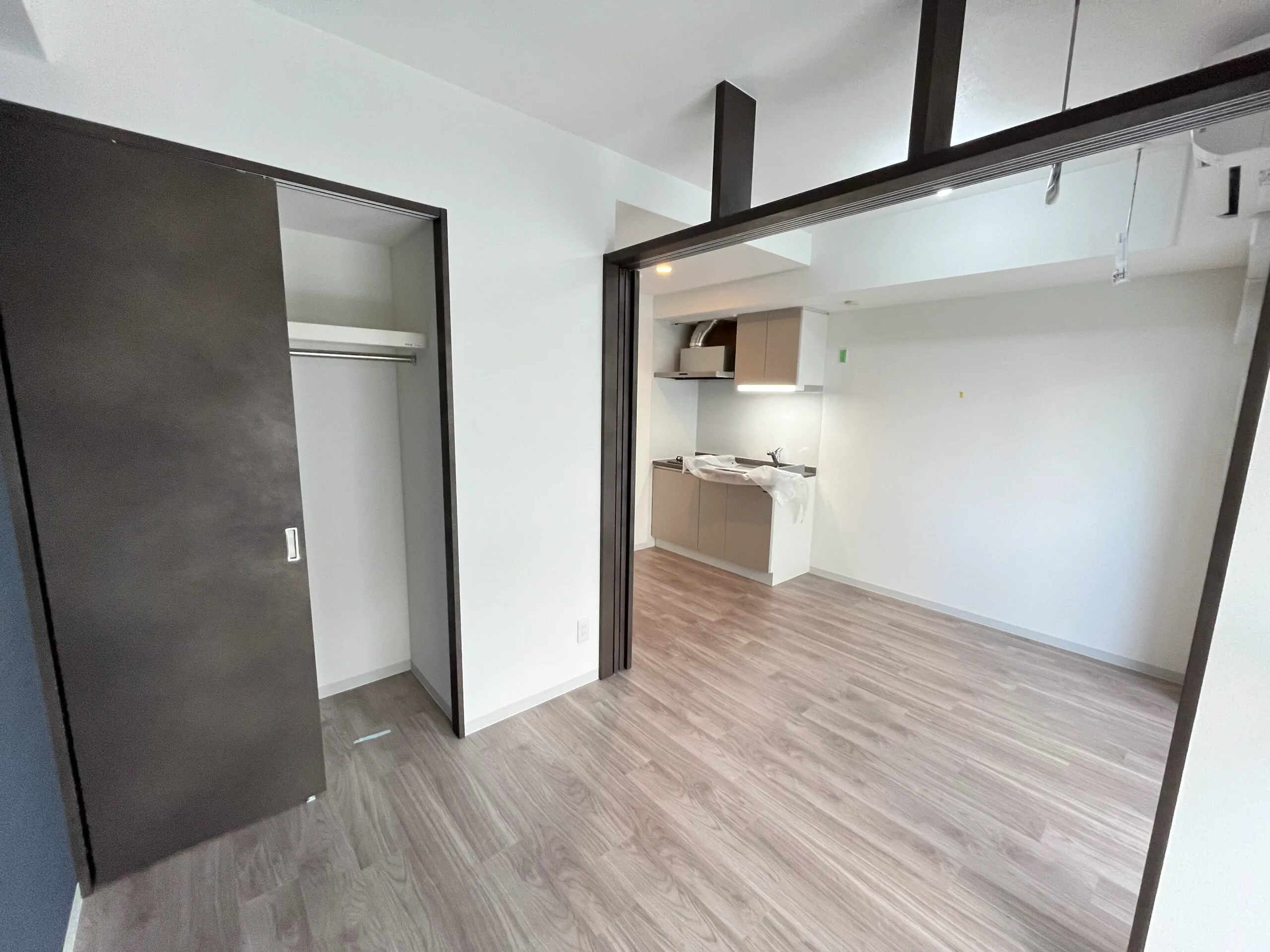 DOUBLE NINE RESIDENCE TENNOJIMINAMI：205洋室・ダイニング