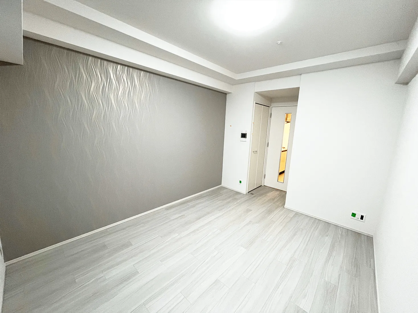 スプランディッド十三本町：213号室(１K)