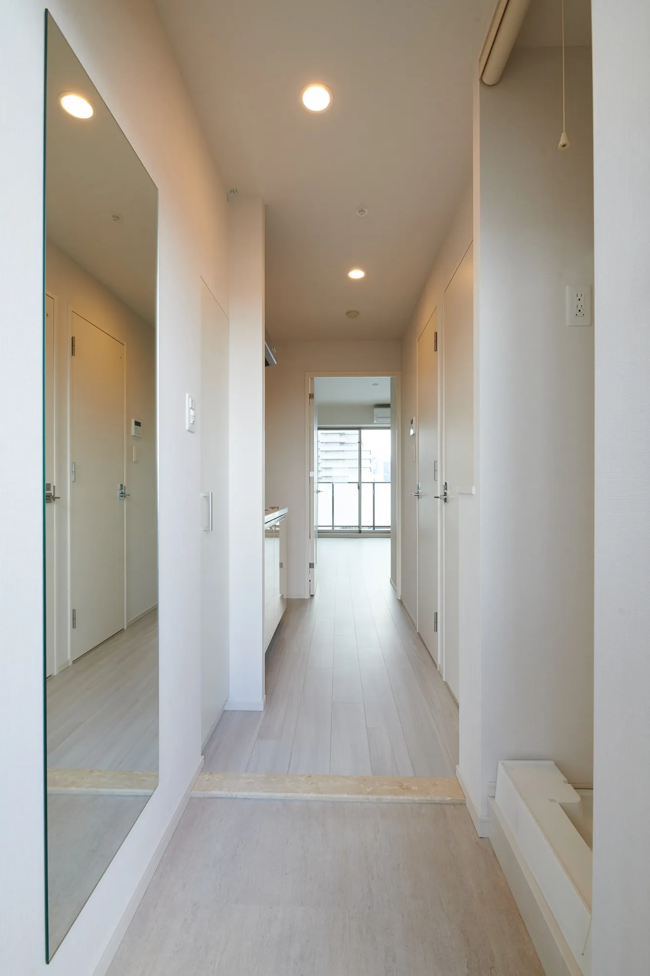 スプランディッド十三本町：玄関