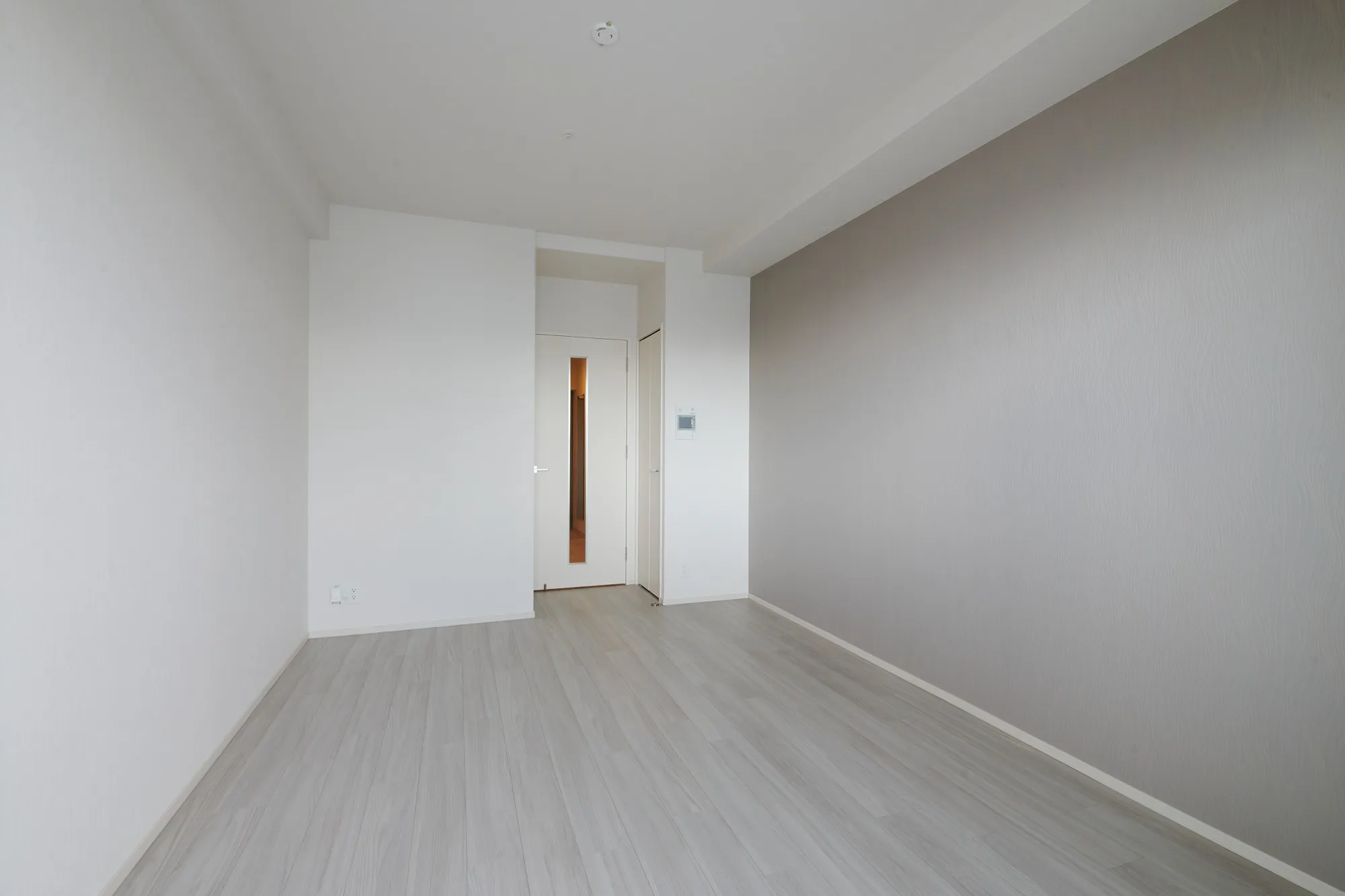 スプランディッド十三本町：リビングダイニング