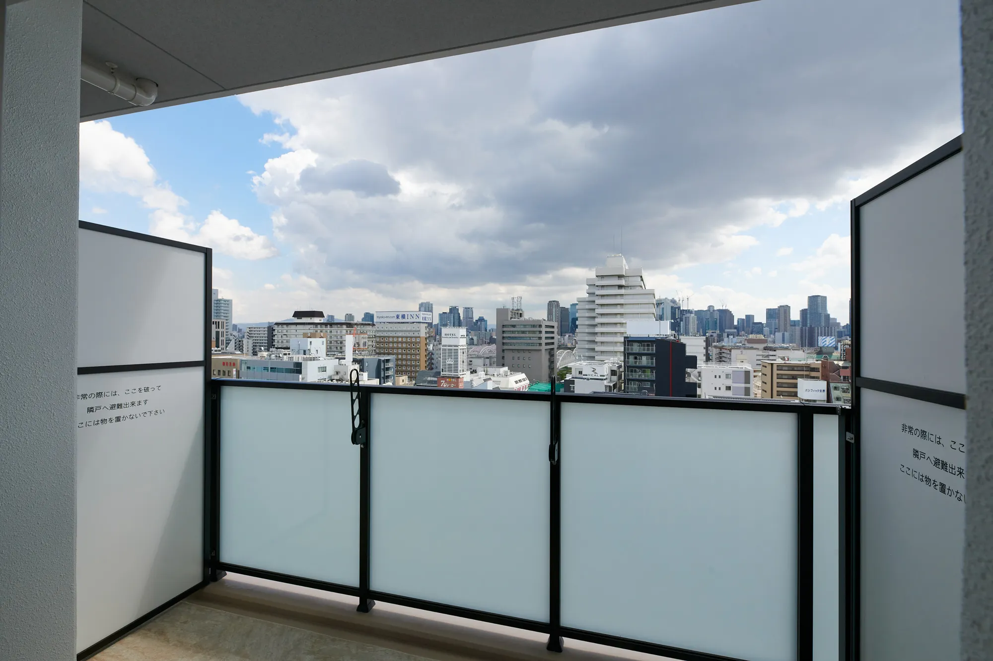 スプランディッド十三本町：バルコニー