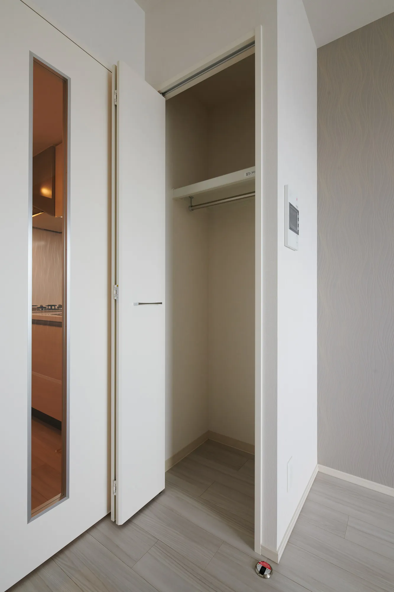 スプランディッド十三本町：ダイニング収納