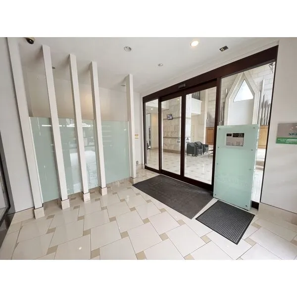 Dolce Vita 新大阪：玄関口