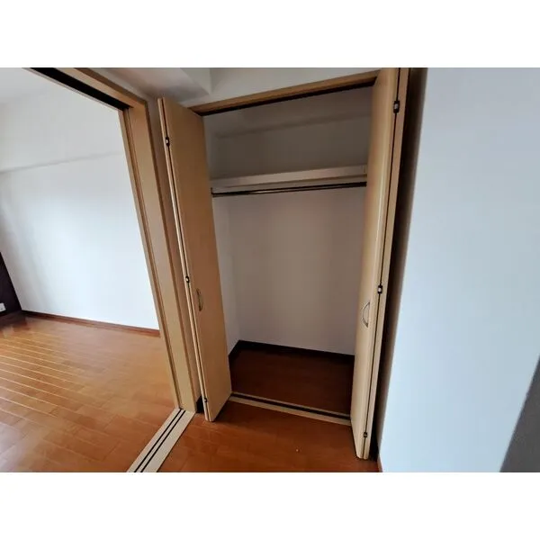 Dolce Vita 新大阪：クローゼット