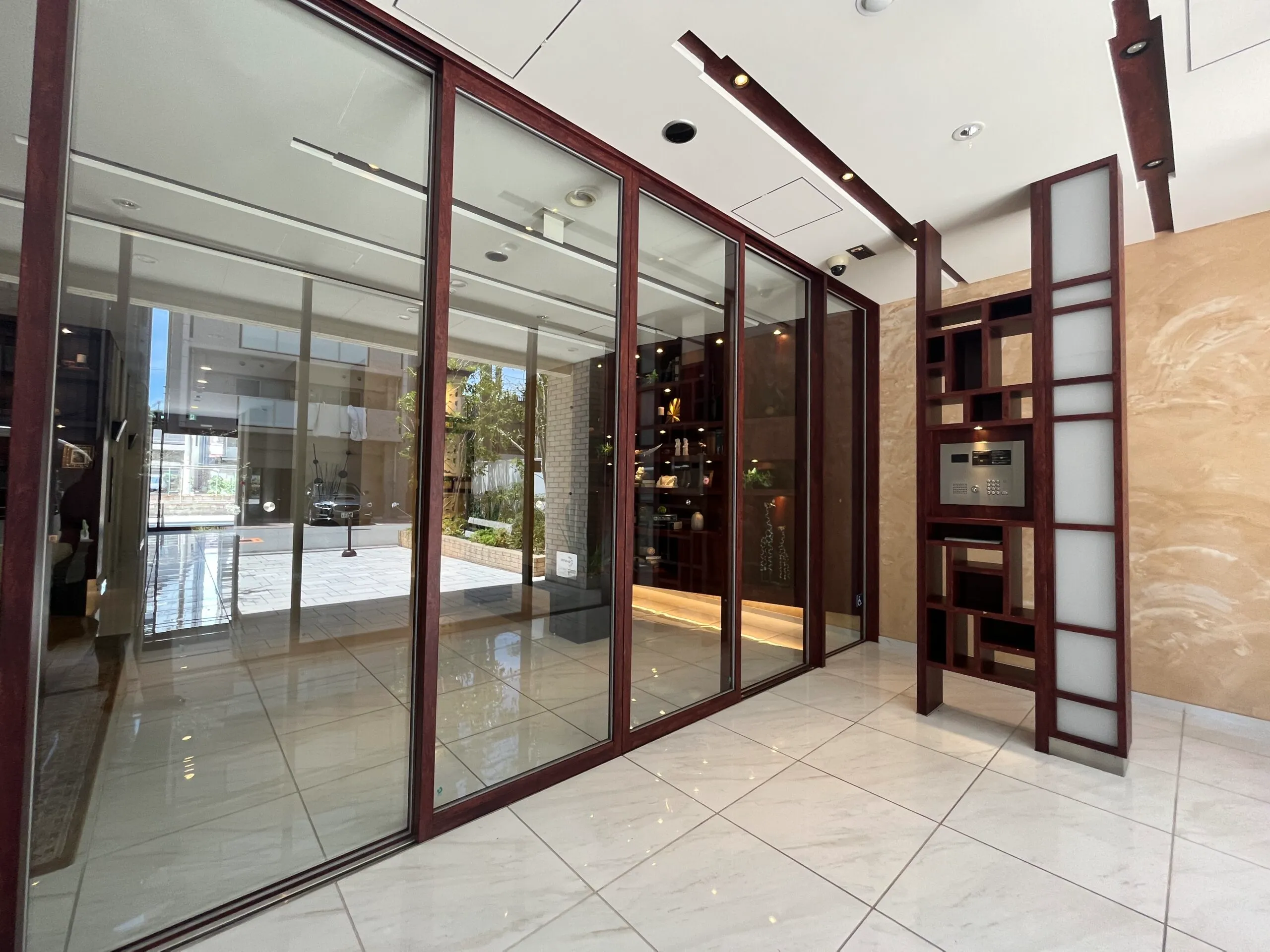 スプランディッド新大阪DUE：エントランスホール