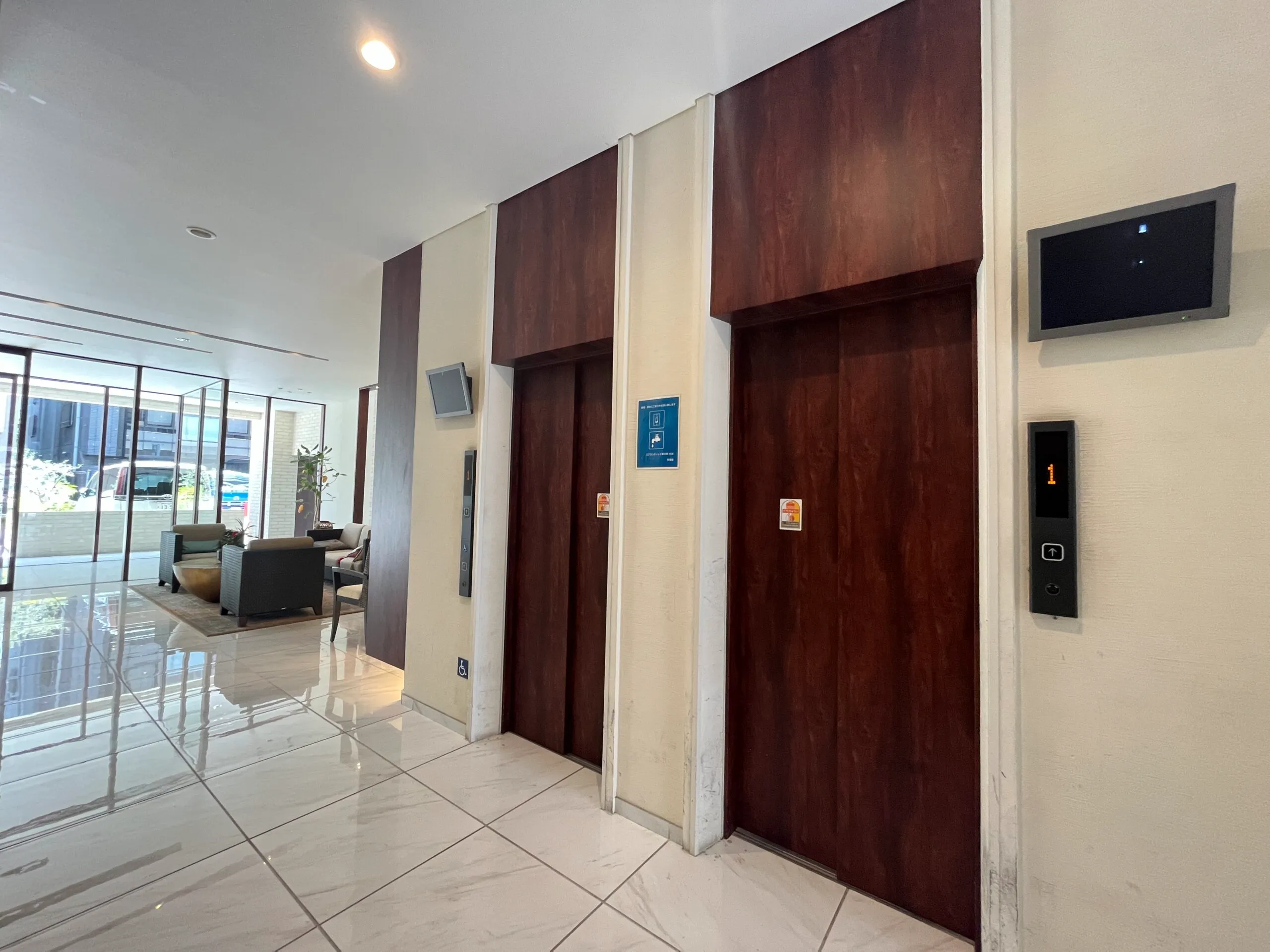 スプランディッド新大阪DUE：エレベーターホール