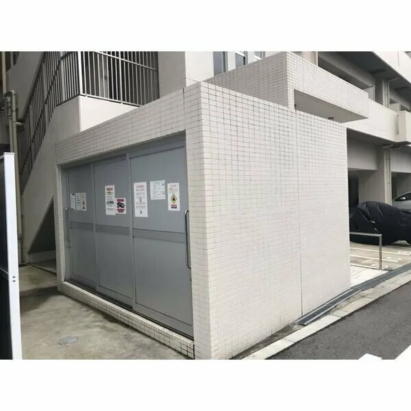 スプランディッド新大阪DUE：ゴミステーション