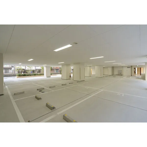 スプランディッド新大阪DUE：駐車場