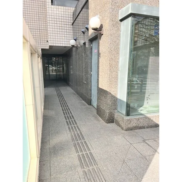 パインフィールド吉祥院：エントランス