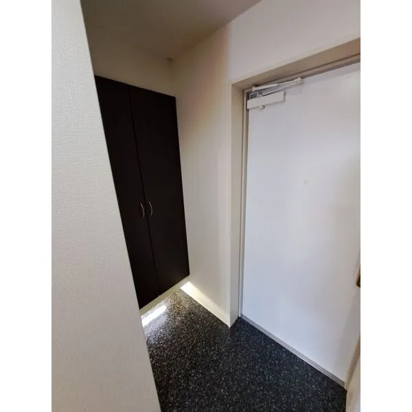 ARROW FIELDS貮番館：玄関