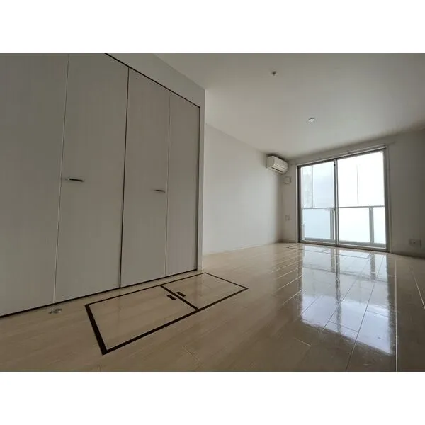 NORTH VILLAGE BIRTH PLACE：洋室