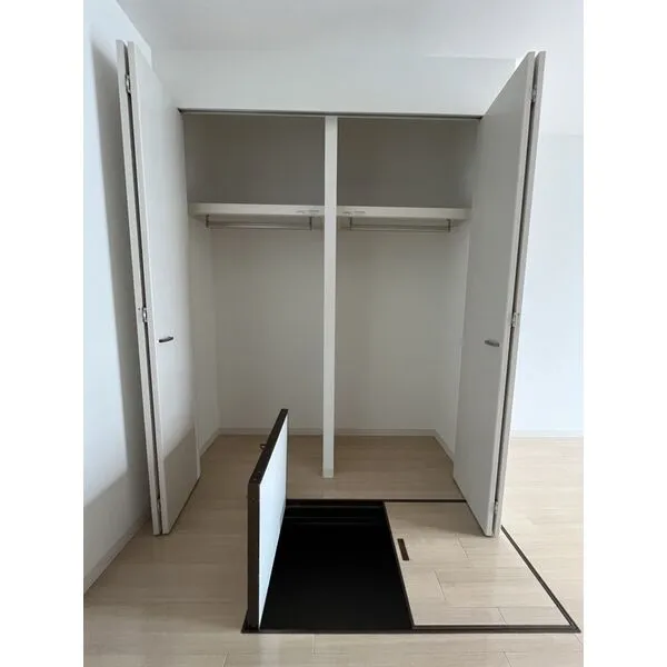 NORTH VILLAGE BIRTH PLACE：クローゼット