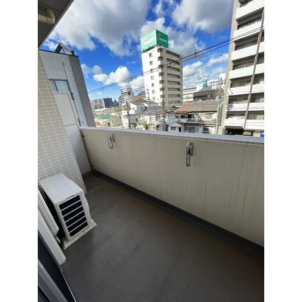 スプランディッド新大阪DUE：バルコニー