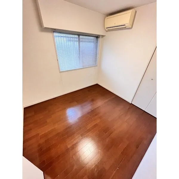 パインフィールド吉祥院：洋室