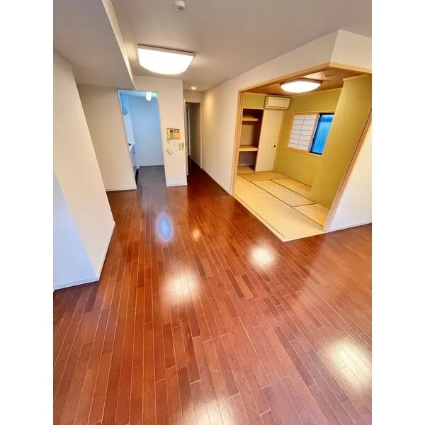 パインフィールド吉祥院：LDK、和室