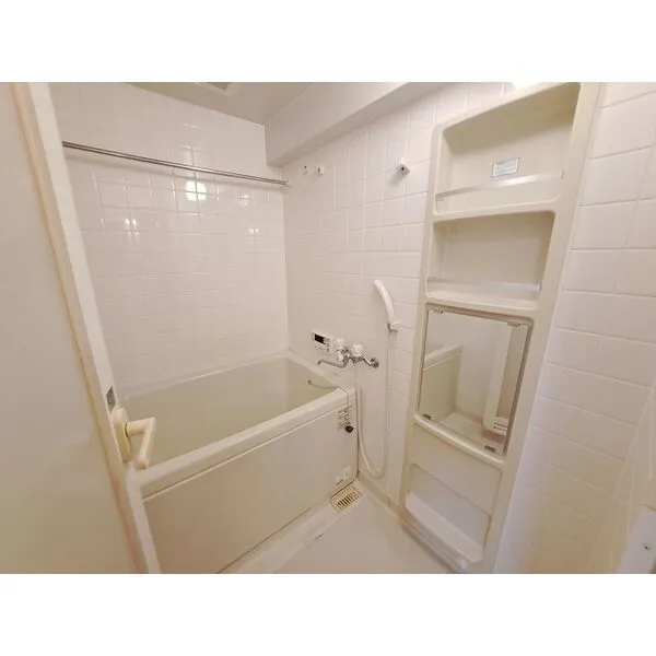 パインフィールド吉祥院：バスルーム