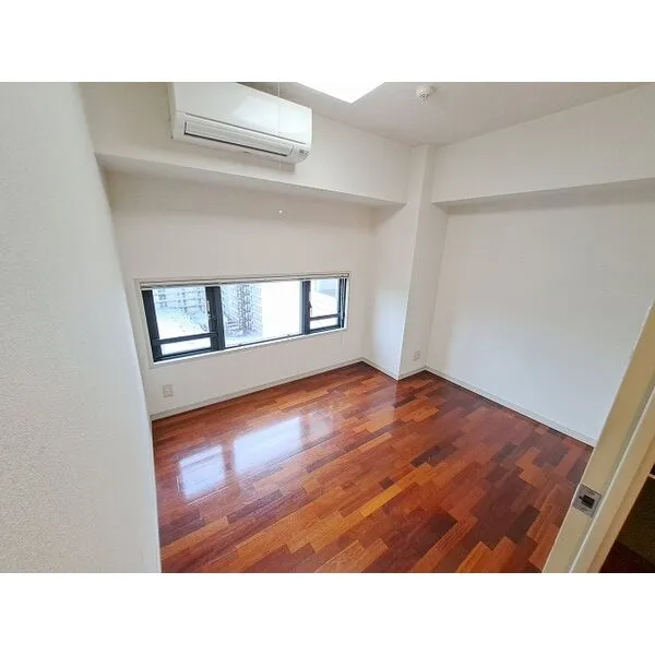 パインフィールド吉祥院：洋室