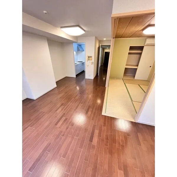 パインフィールド吉祥院：LDK、和室