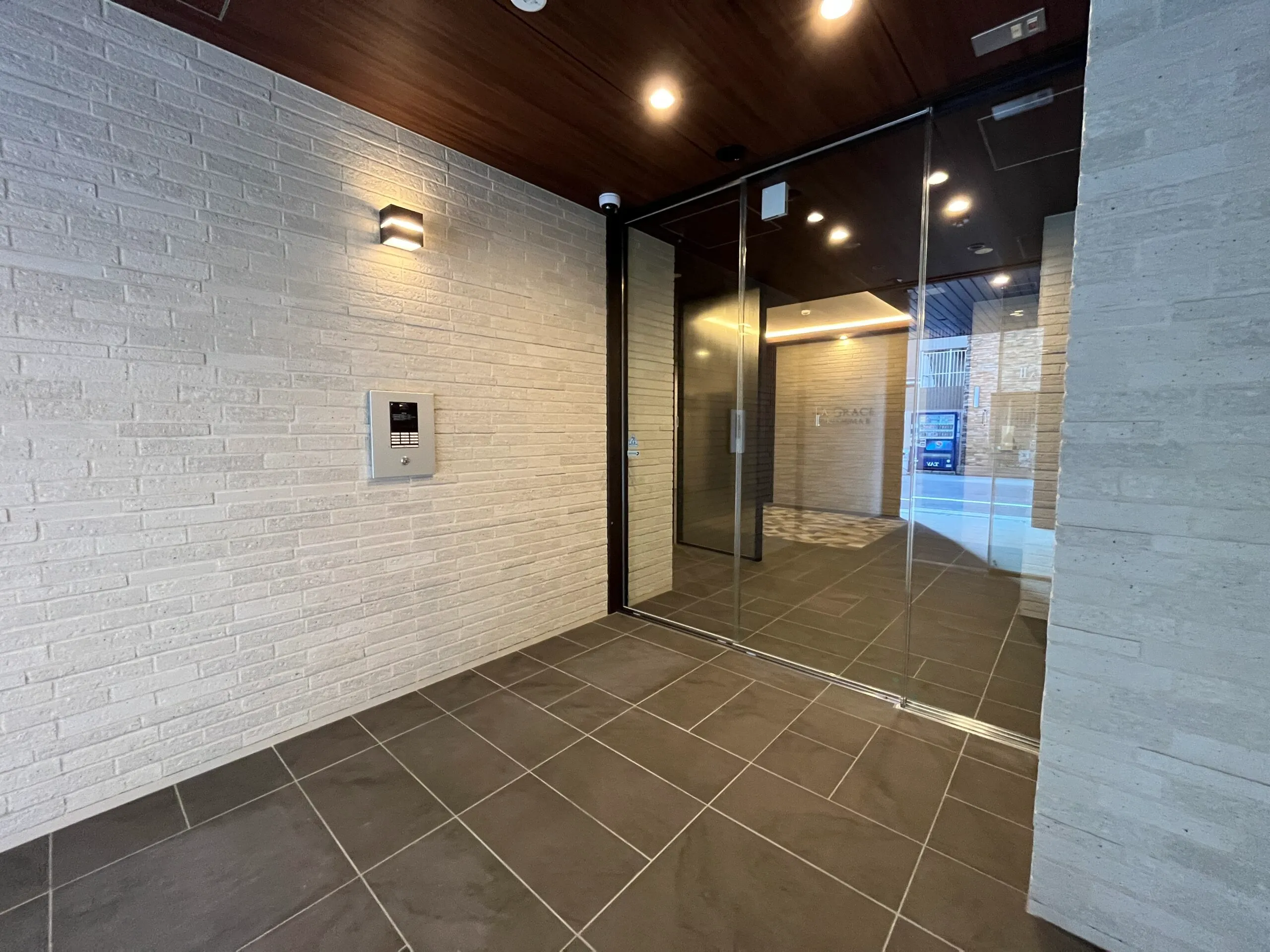 LA GRACE FUKUSHIMAⅡ：エントランス