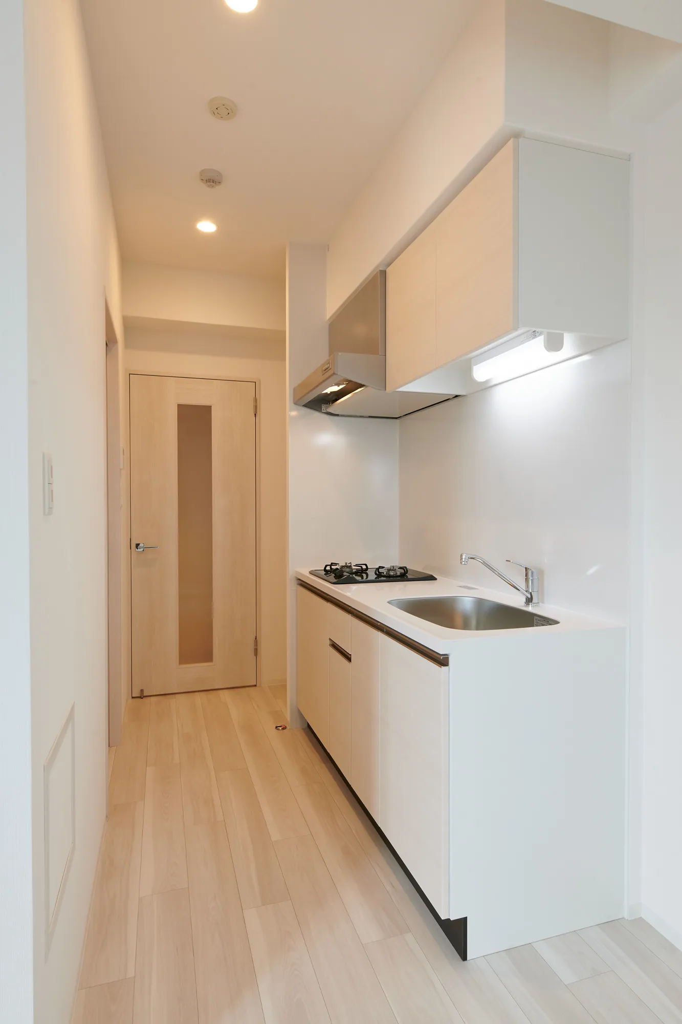 LA GRACE FUKUSHIMAⅡ：2号室タイプキッチン・廊下