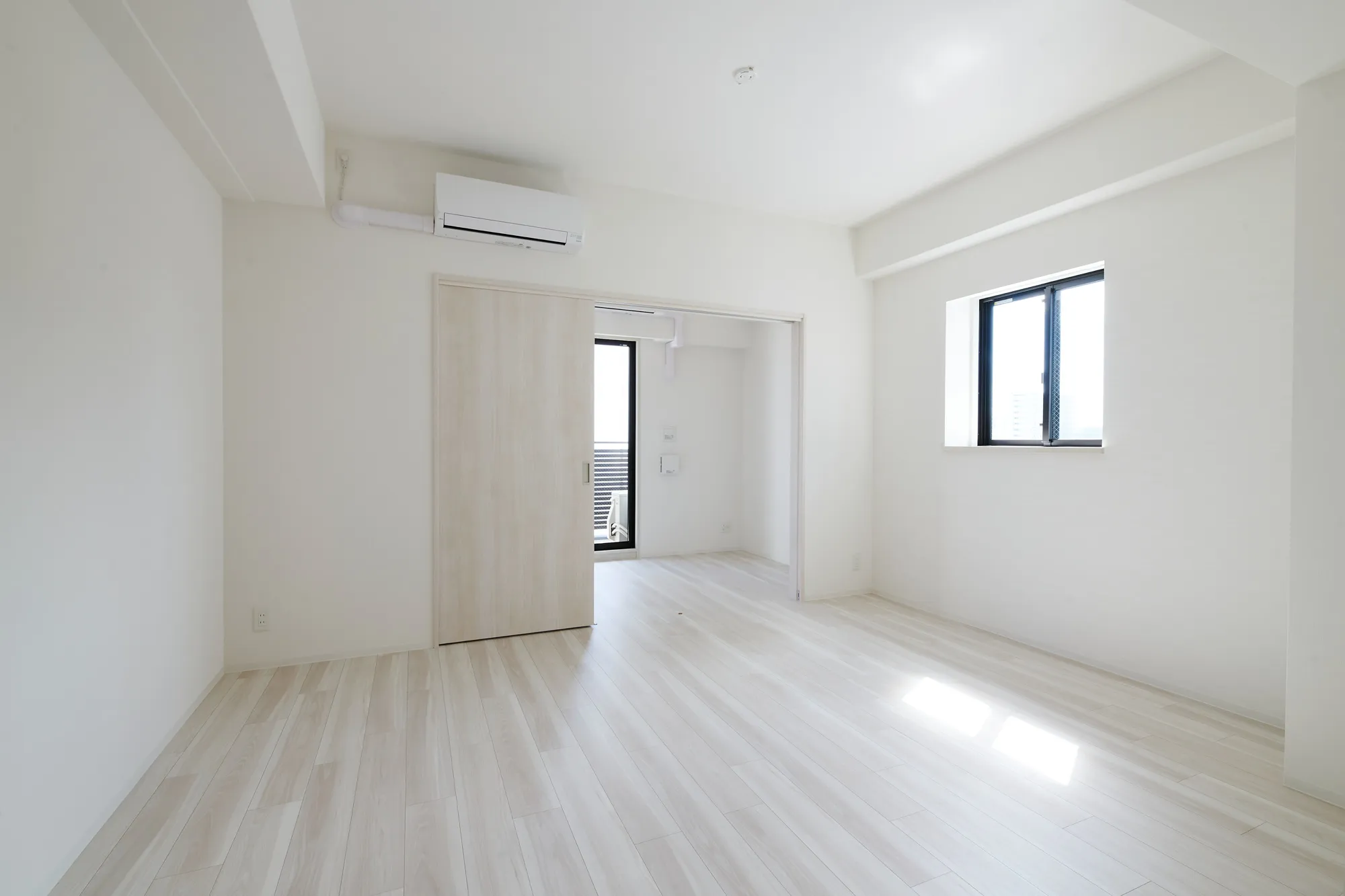 LA GRACE FUKUSHIMAⅡ：2号室タイプリビング・ダイニング