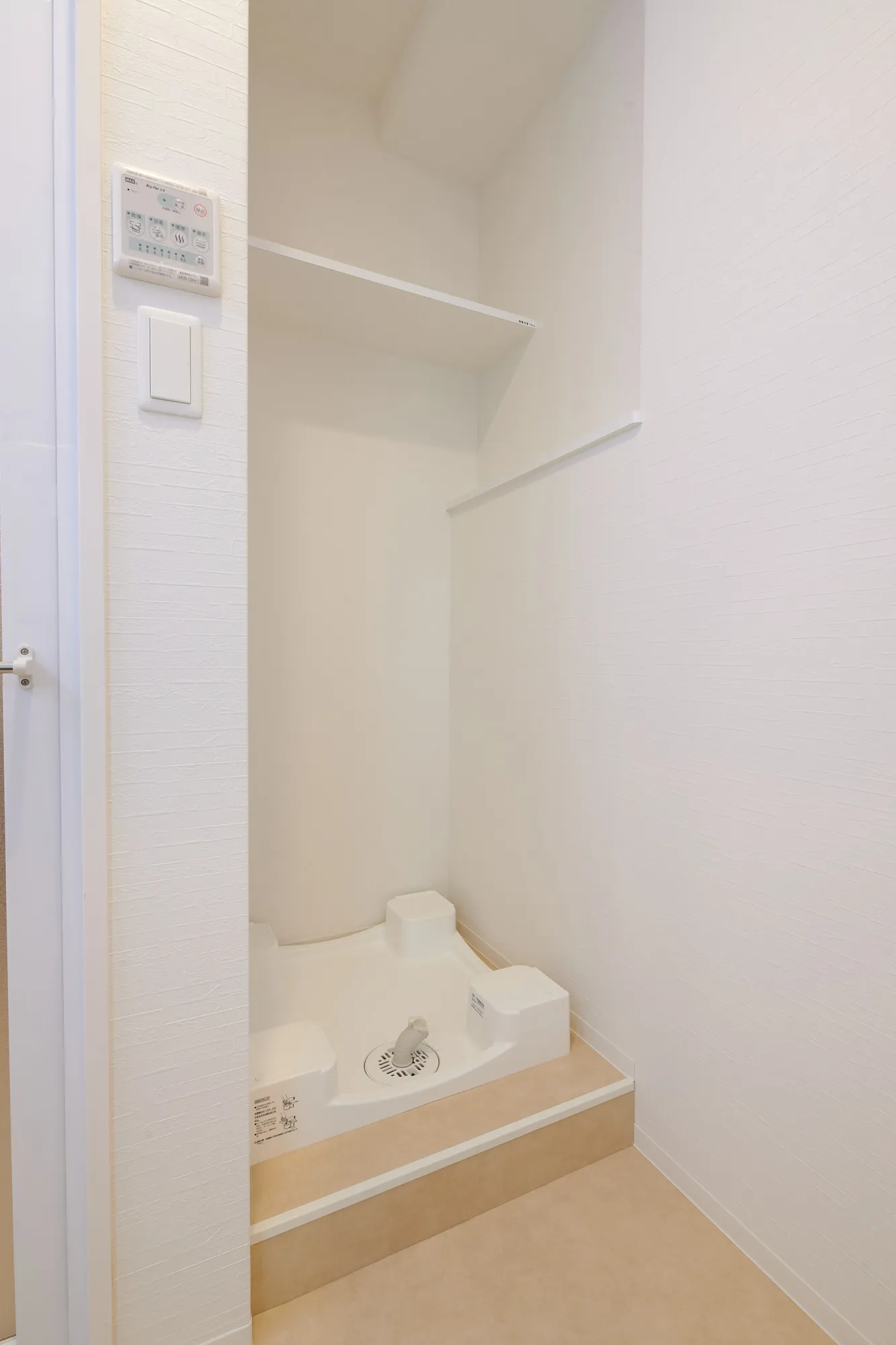 LA GRACE FUKUSHIMAⅡ：2号室タイプランドリー