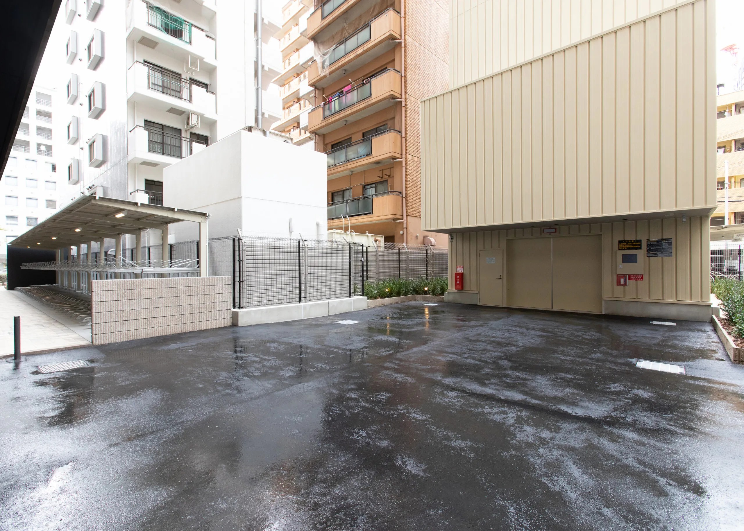 Splendide NAMBAIII：立体駐車場