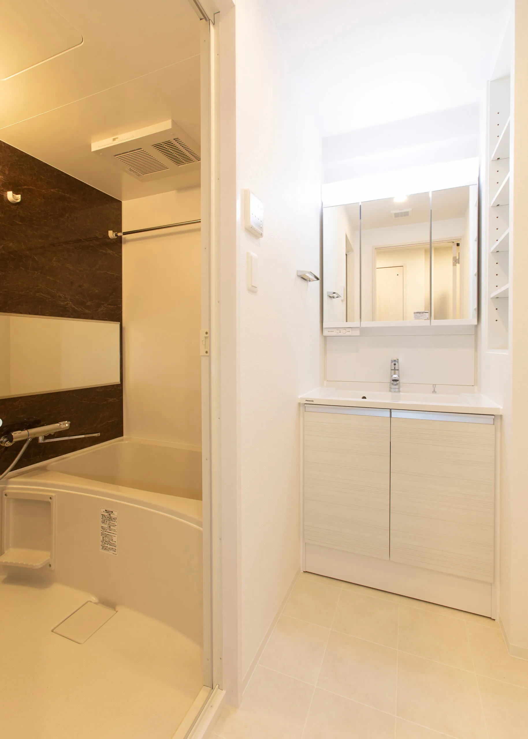 Splendide NAMBAIII：A’タイプ洗面室・UB