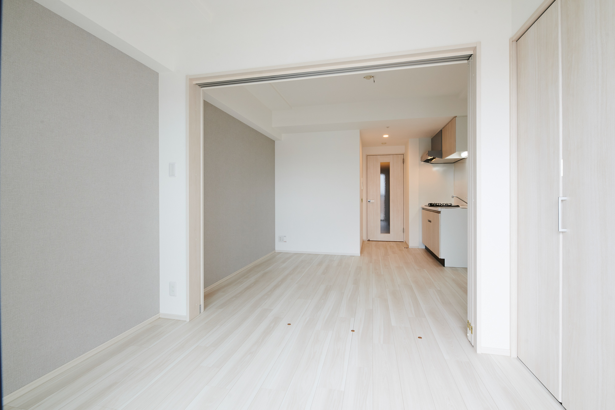 スプランディッド中之島DUE：Bタイプ：洋室・リビング