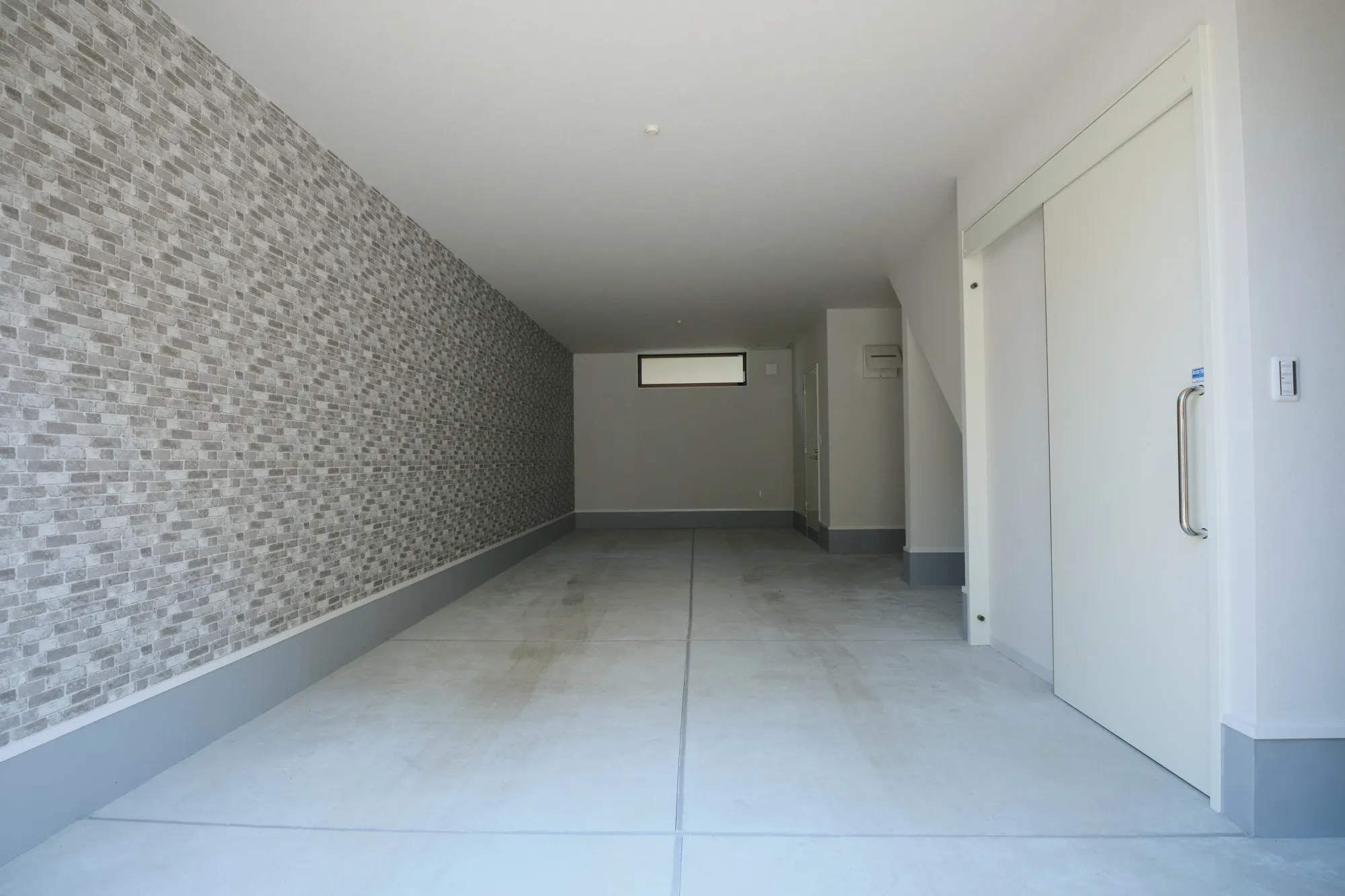 中島WORKINGBASE：２：ガレージ