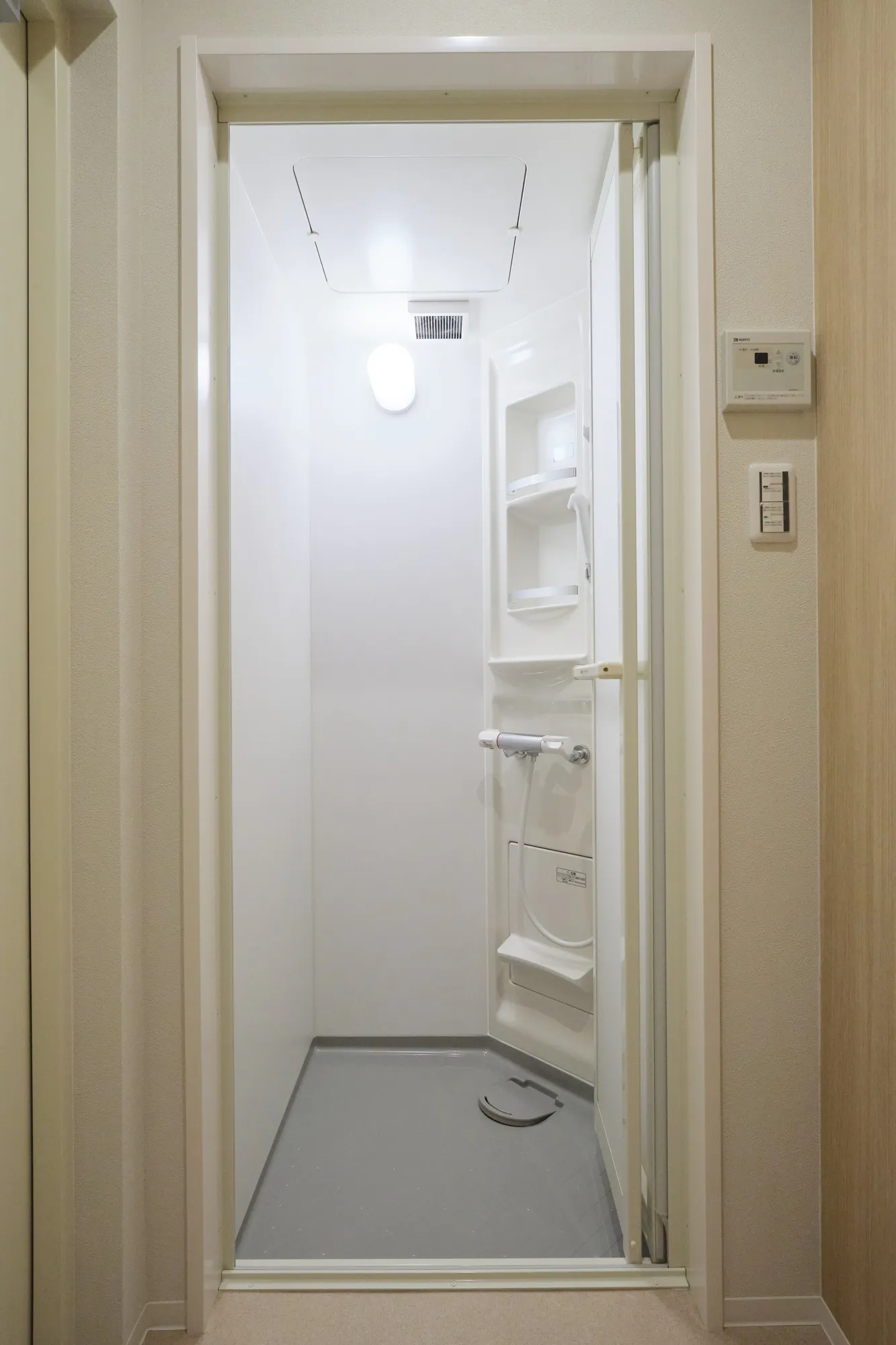 中島WORKINGBASE：２：シャワールーム