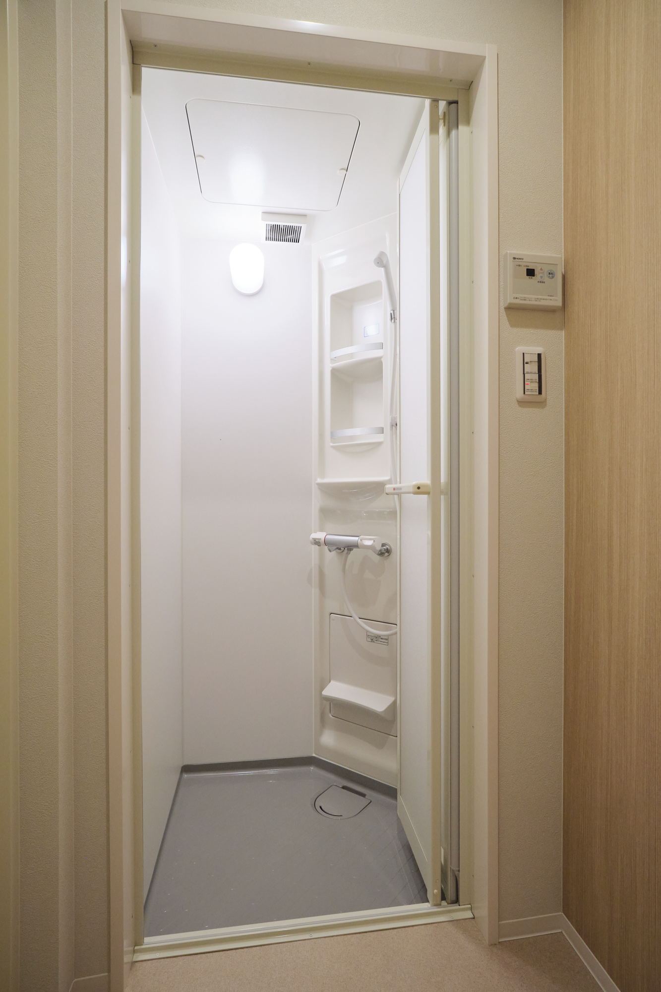 中島WORKINGBASE：４：シャワールーム