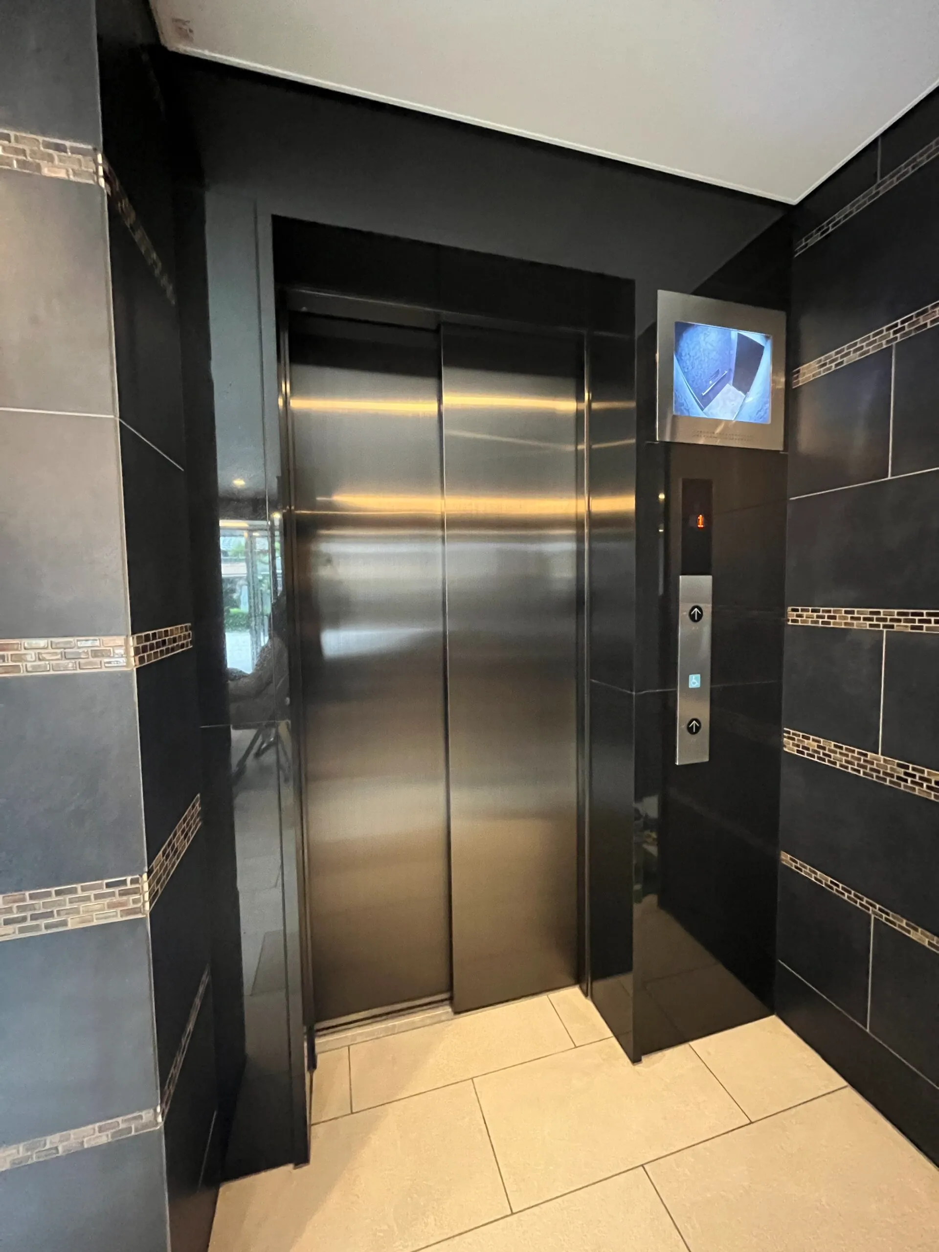 スプランディッド新大阪WEST：エレベーター