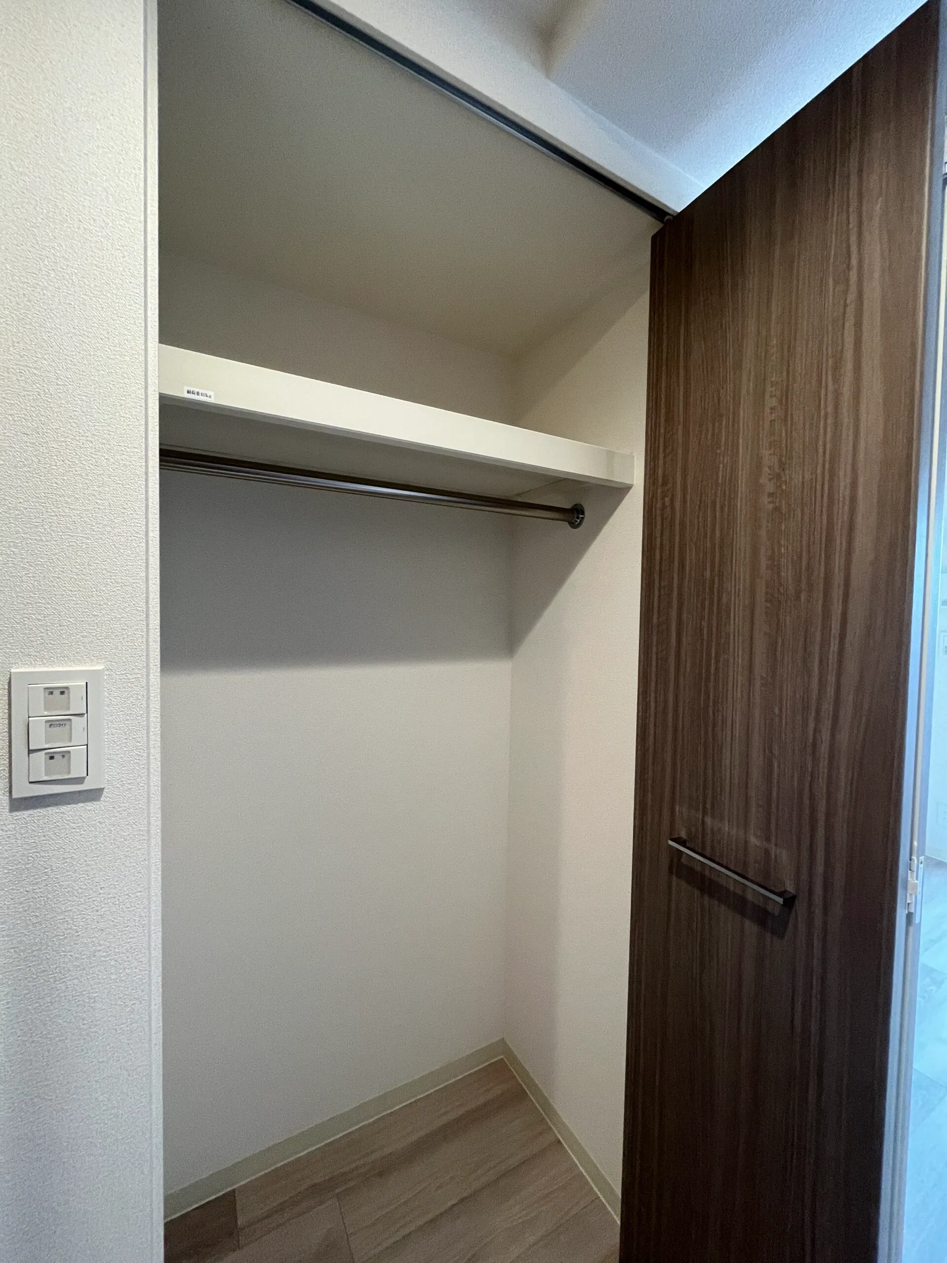 スプランディッド新大阪WEST：Aタイプ：クローゼット