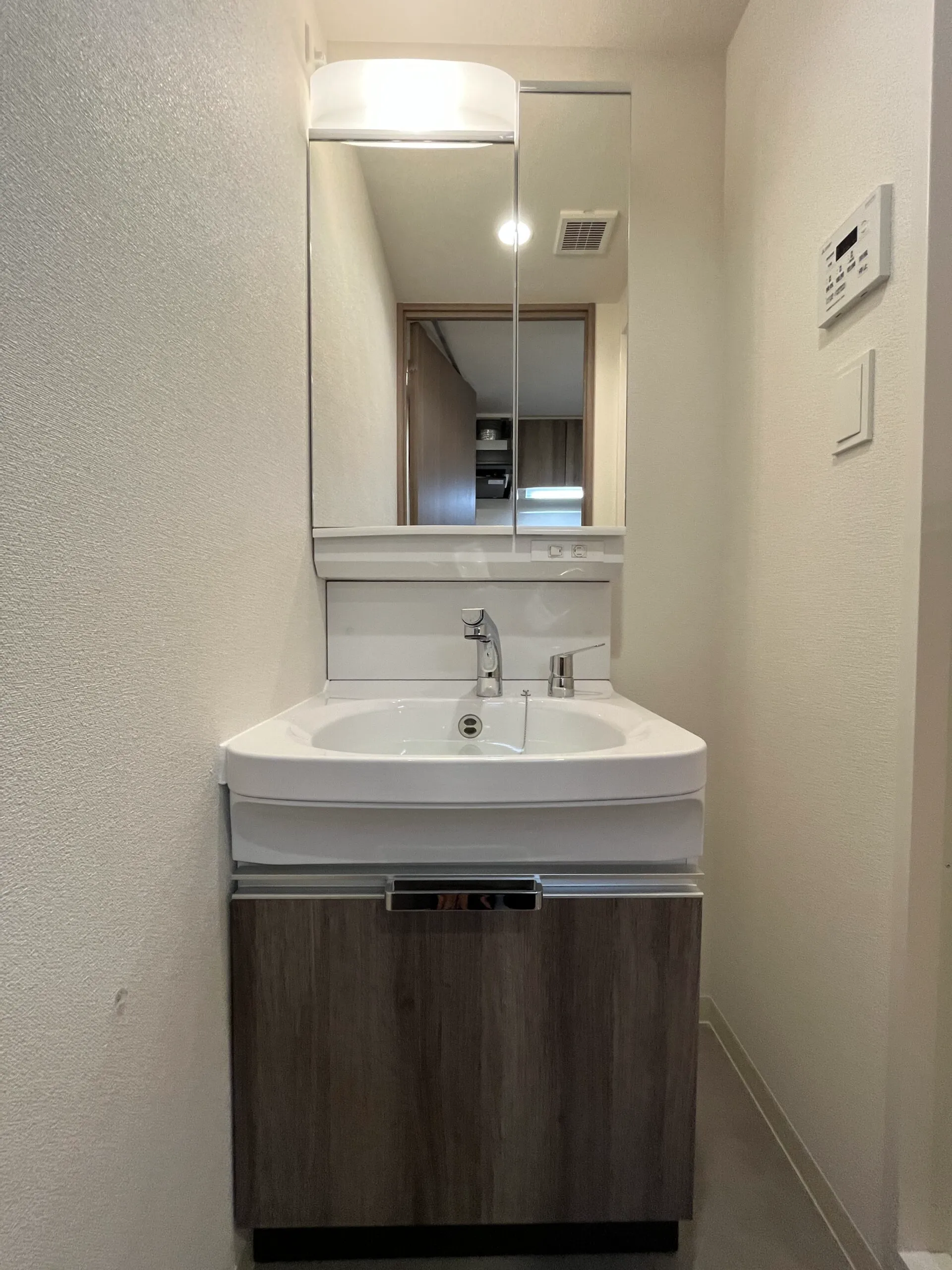 スプランディッド新大阪WEST：Bタイプ：洗面所