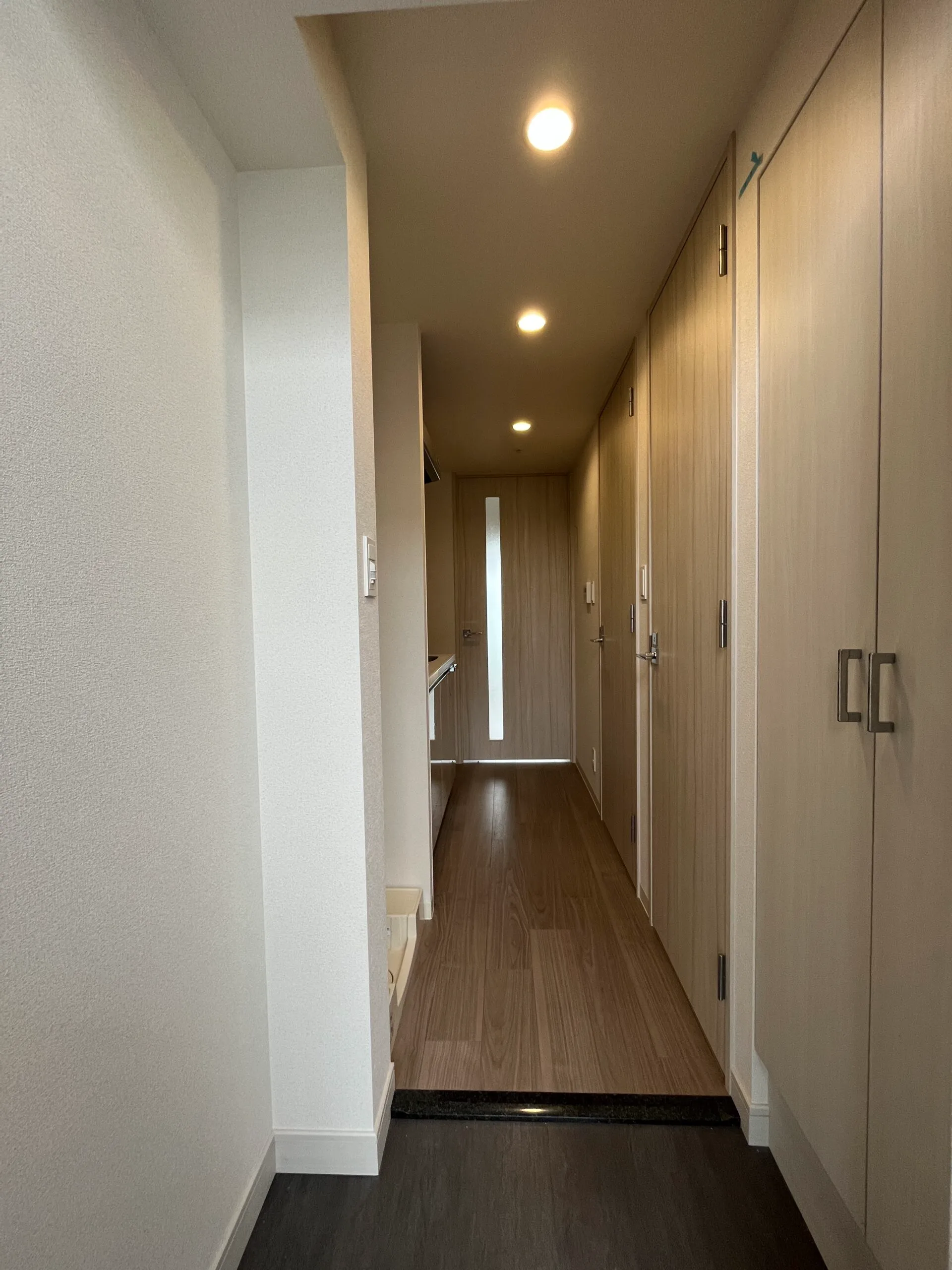 スプランディッド新大阪WEST：Cタイプ：廊下