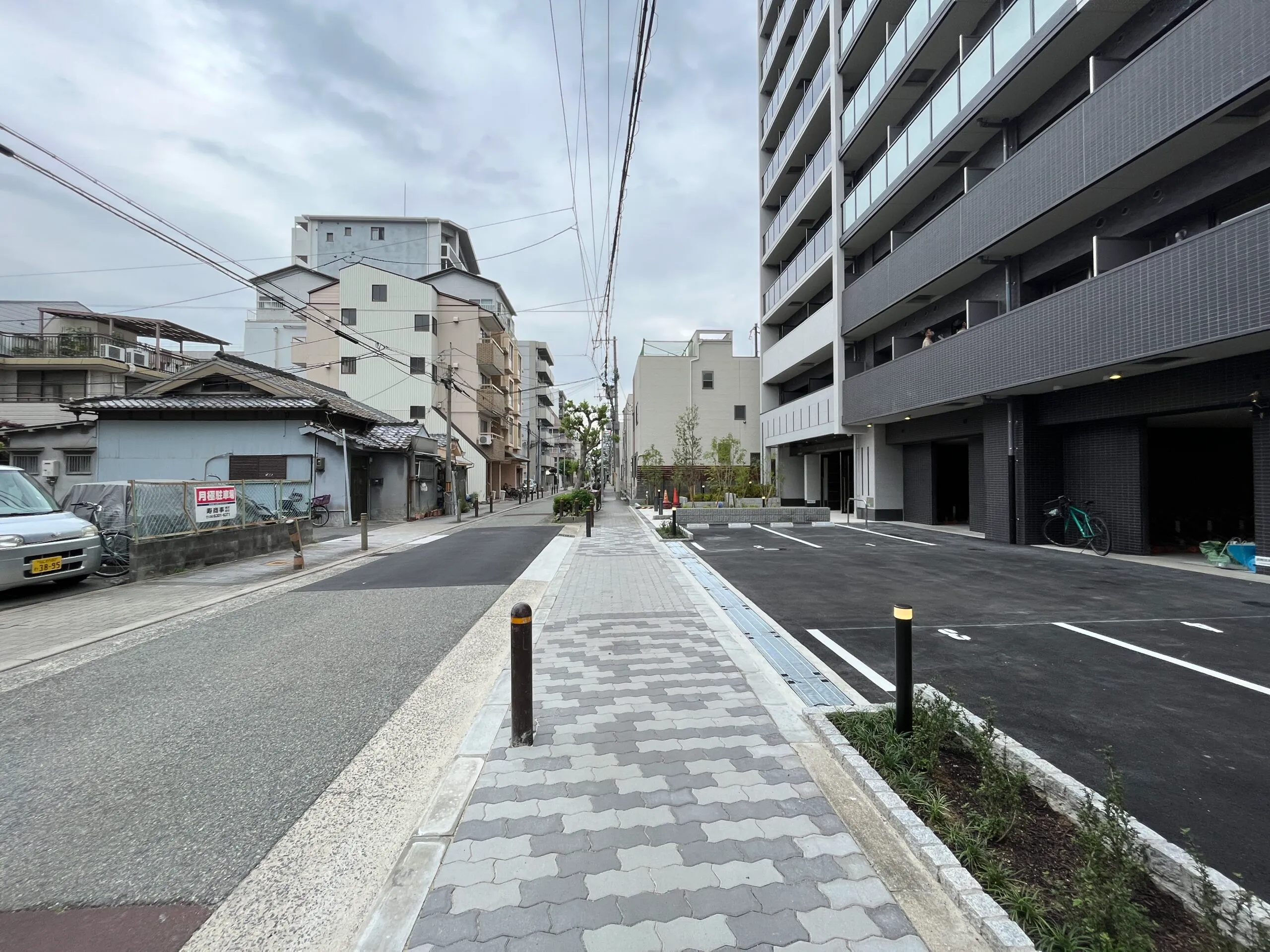 スプランディッド新大阪WEST：前面道路